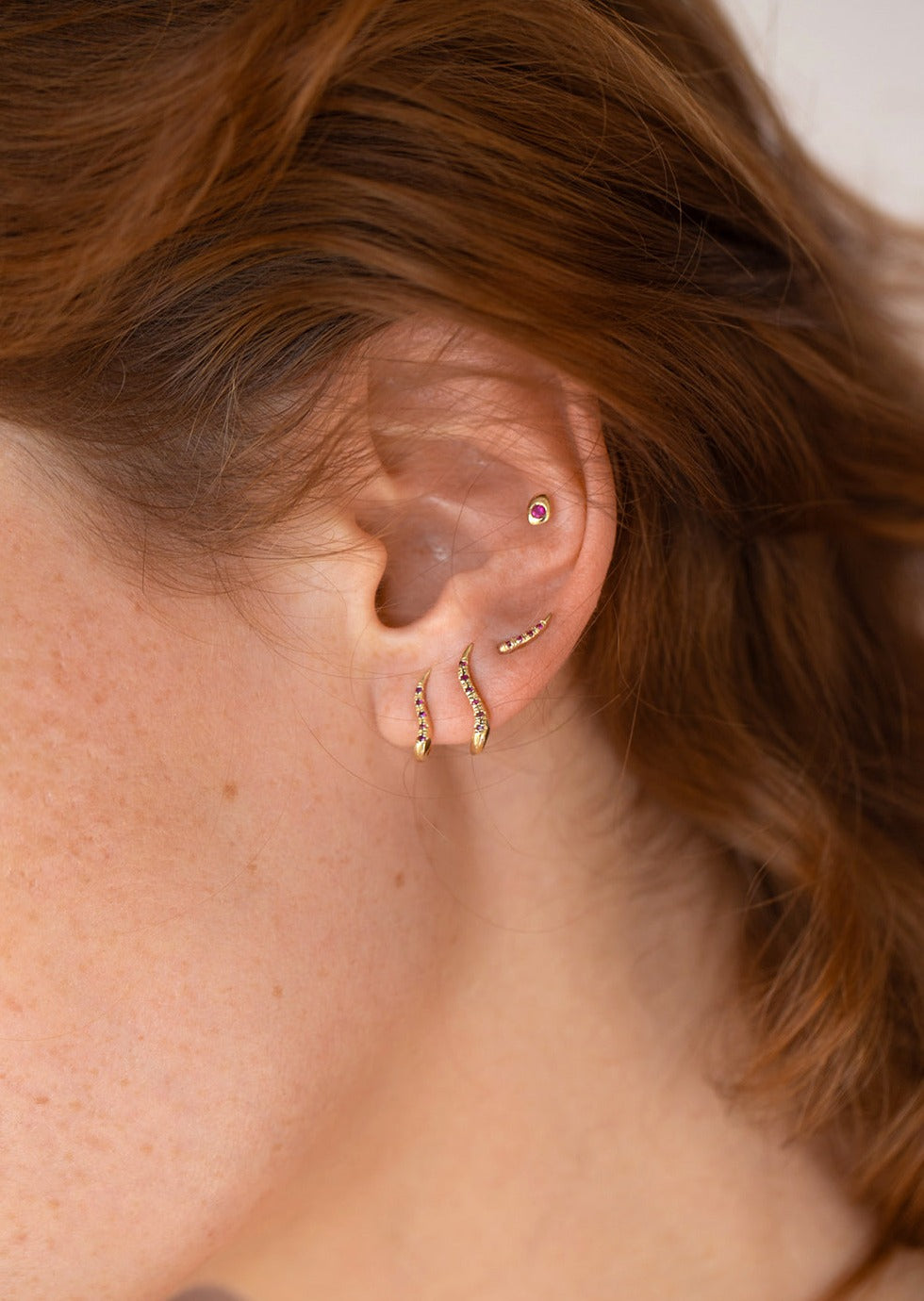 TIP TAILS EARRING - Ruby Star