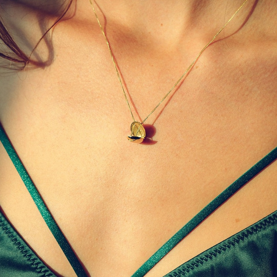 GOLD PEBBLE LOCKET - Ruby Star