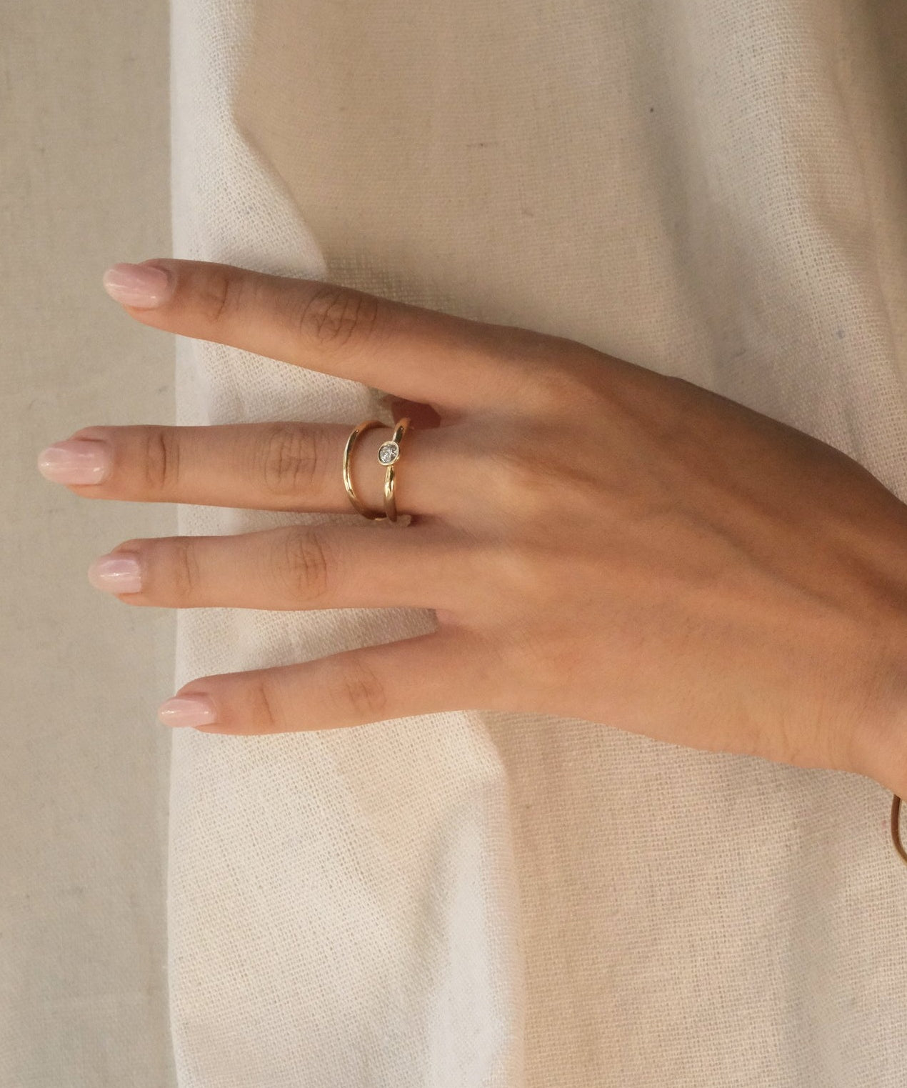 RADIANT HALO RING - Ruby Star