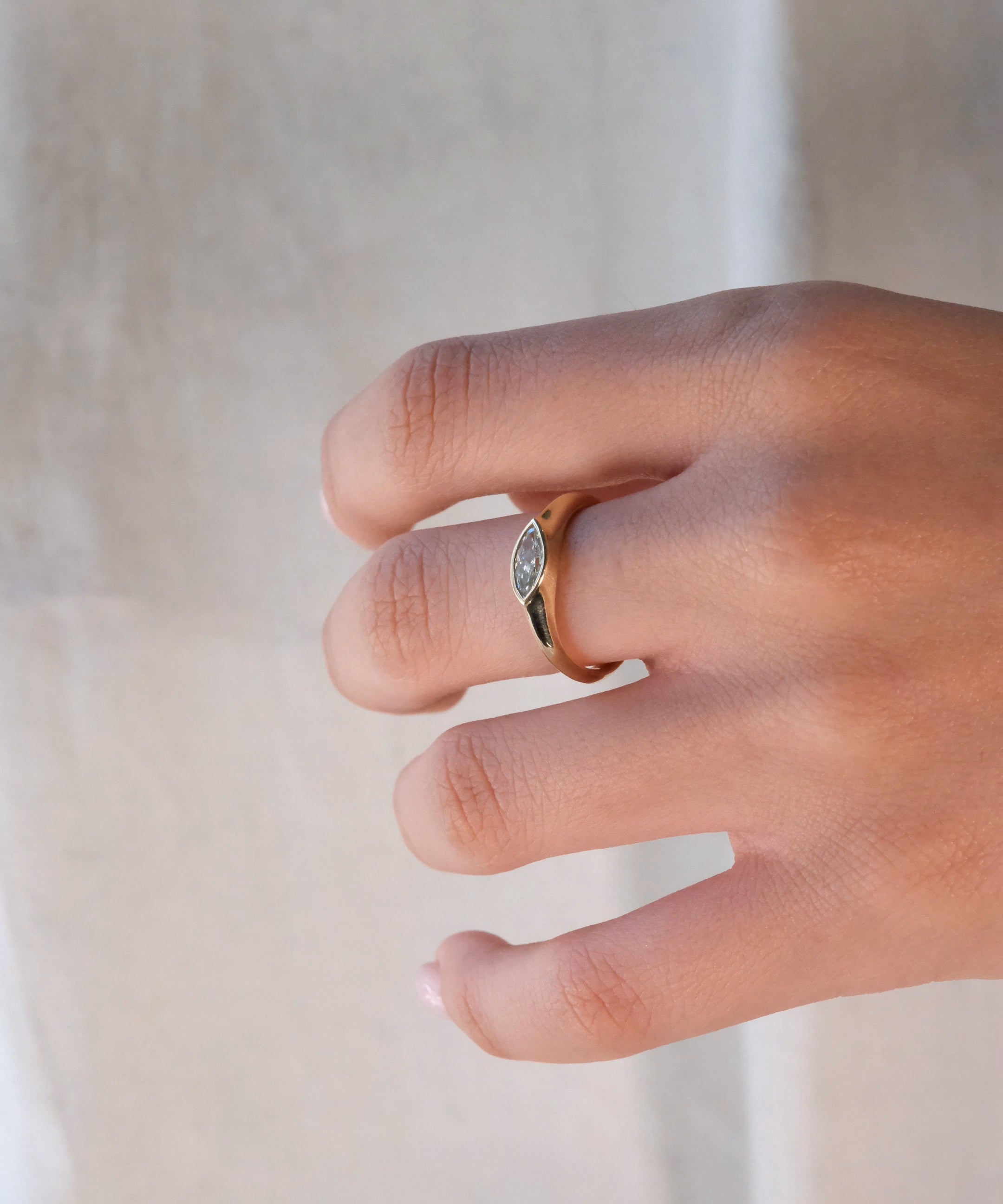 FAY RING - Ruby Star