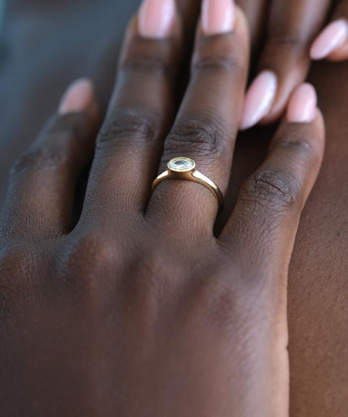 ELEVATED OVAL Diamond - Ruby Star