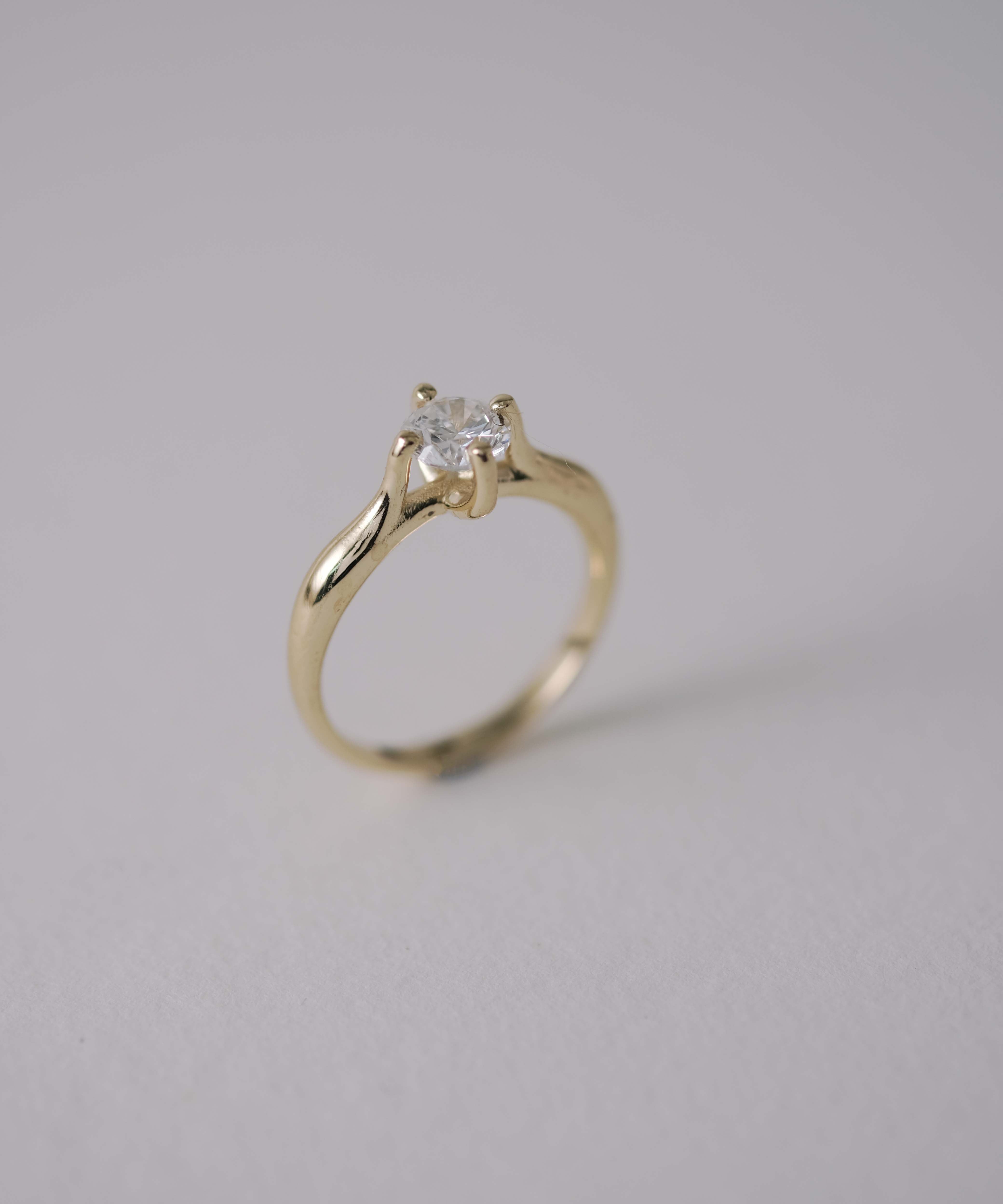 CROWN RING - Ruby Star