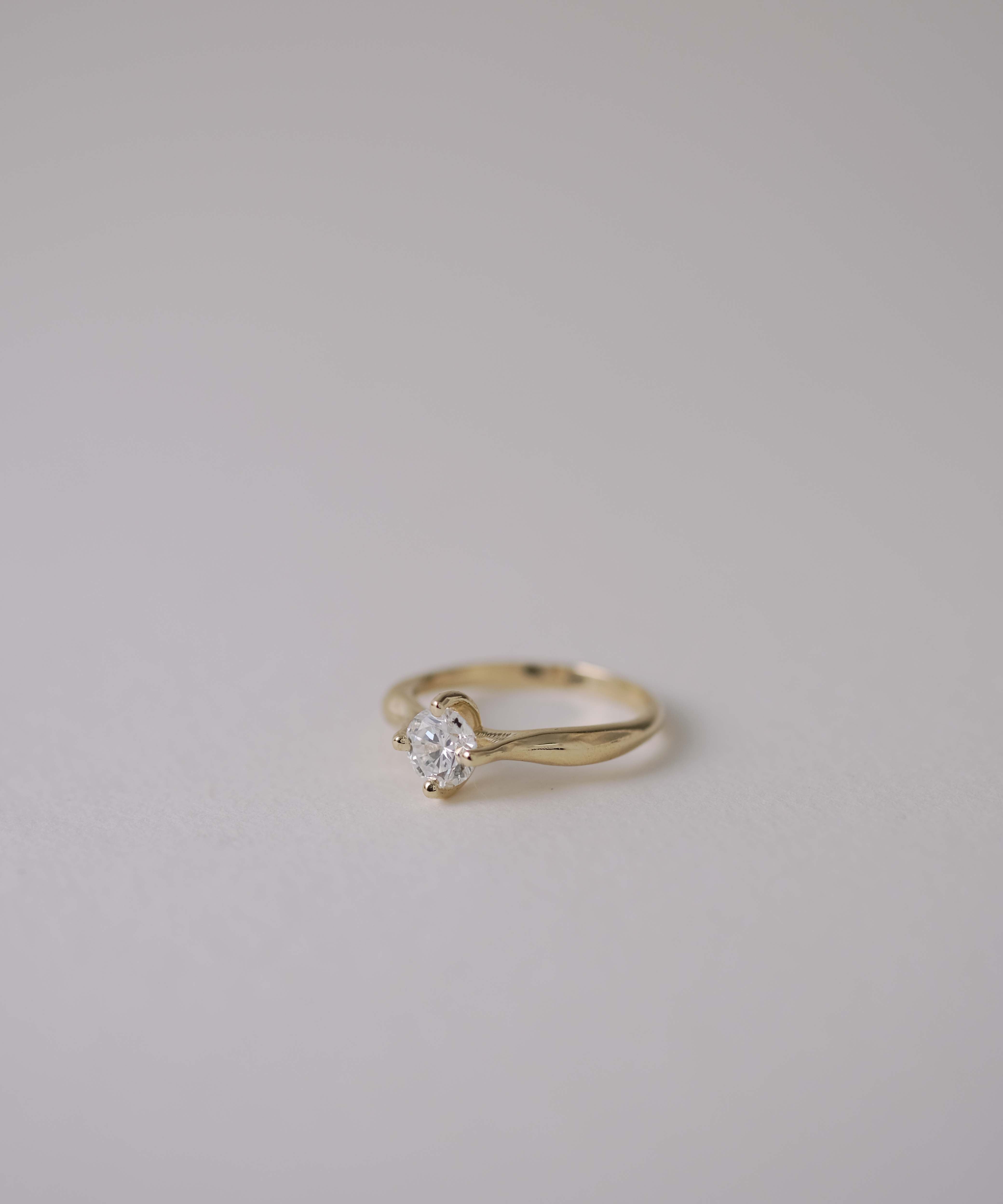 CROWN RING - Ruby Star