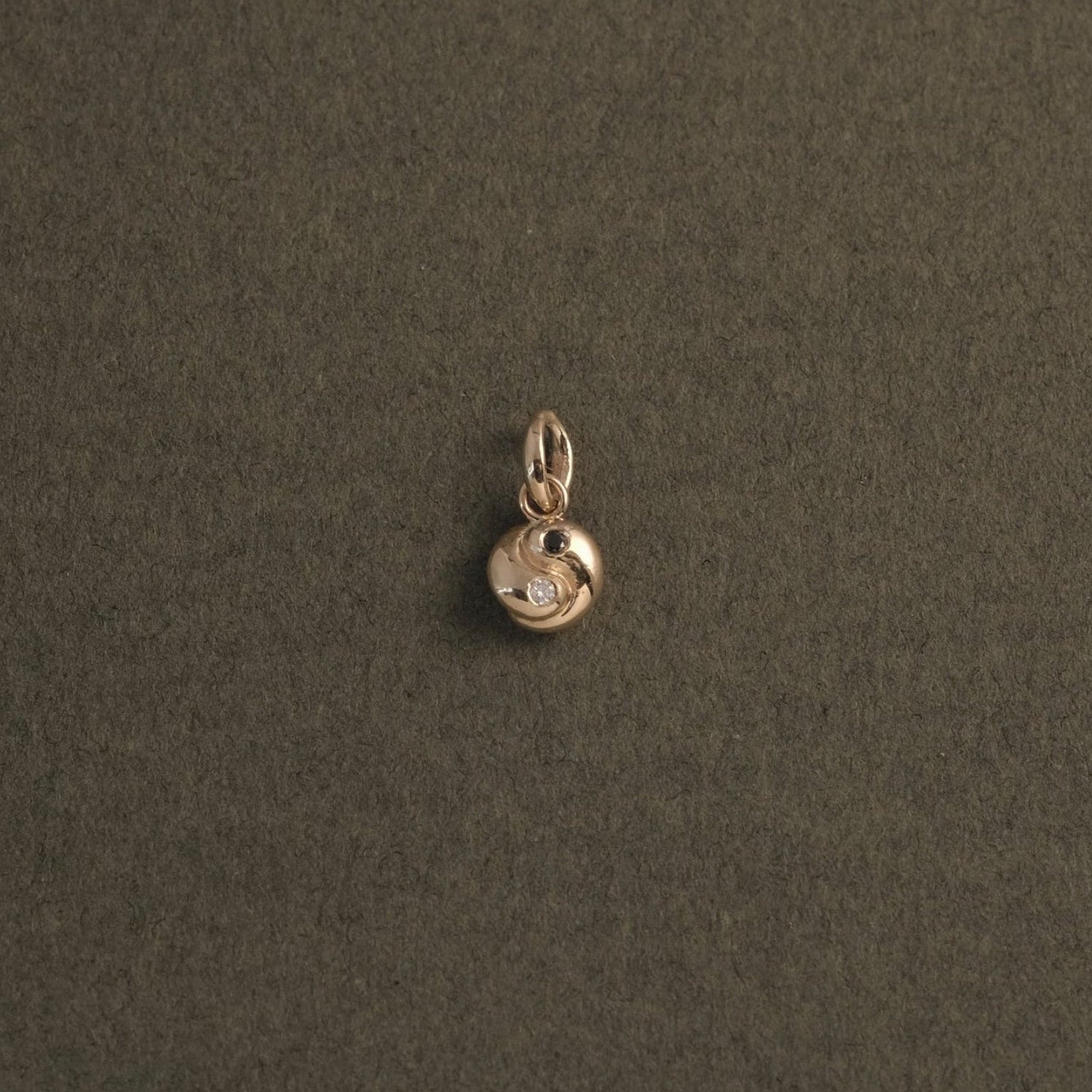 MINI YIN YANG CHARM - Ruby Star