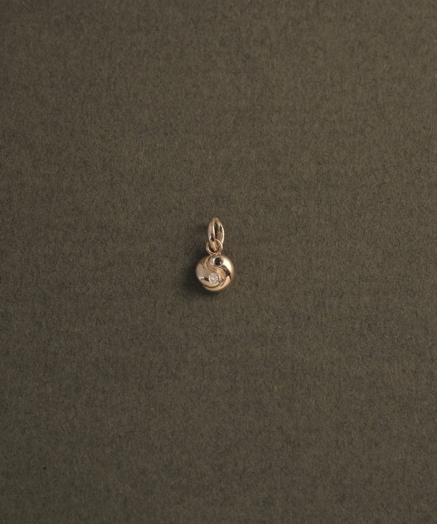 MINI YIN YANG CHARM - Ruby Star