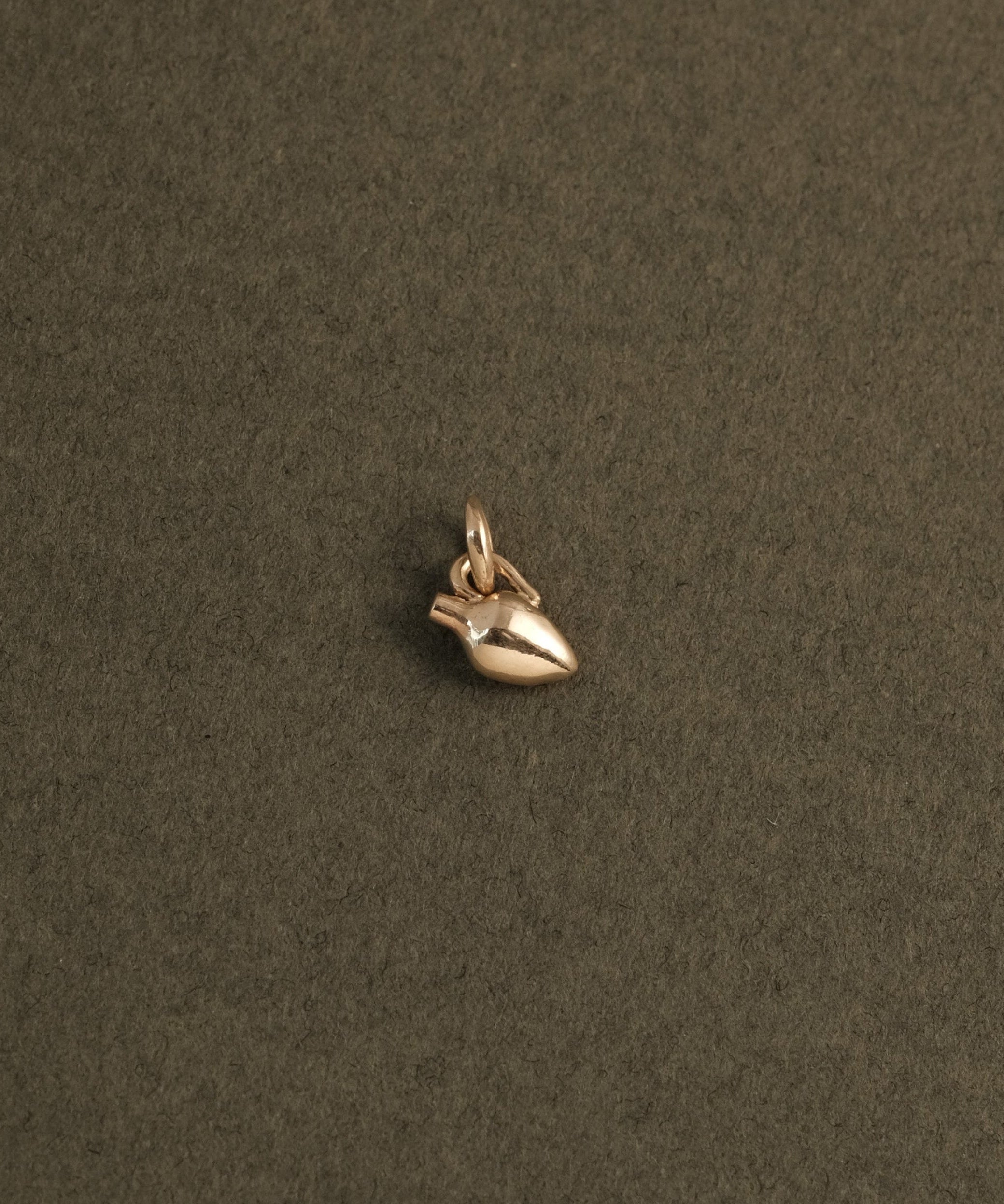 MINI VASE CHARM - Ruby Star