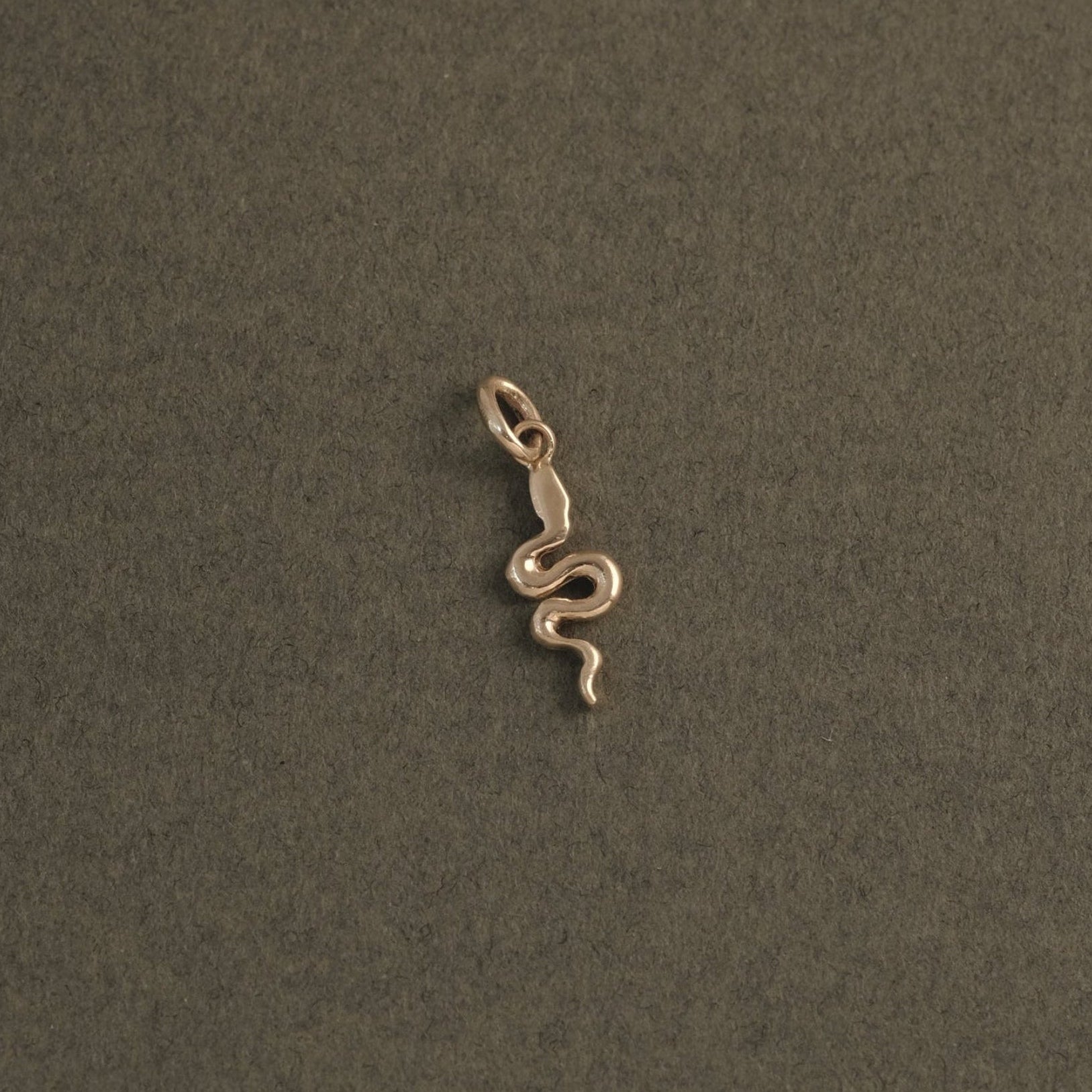 MINI SNAKE CHARM - Ruby Star