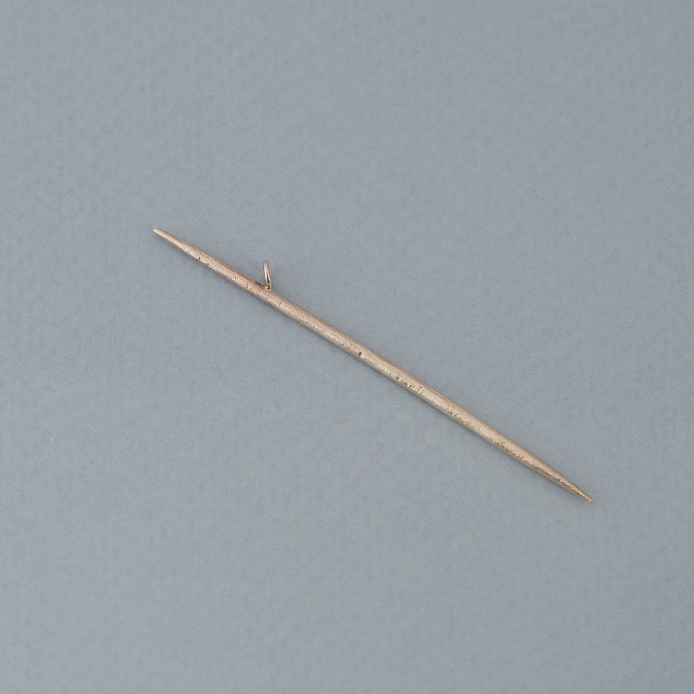 GOLD TOOTHPICK PENDANT - Ruby Star