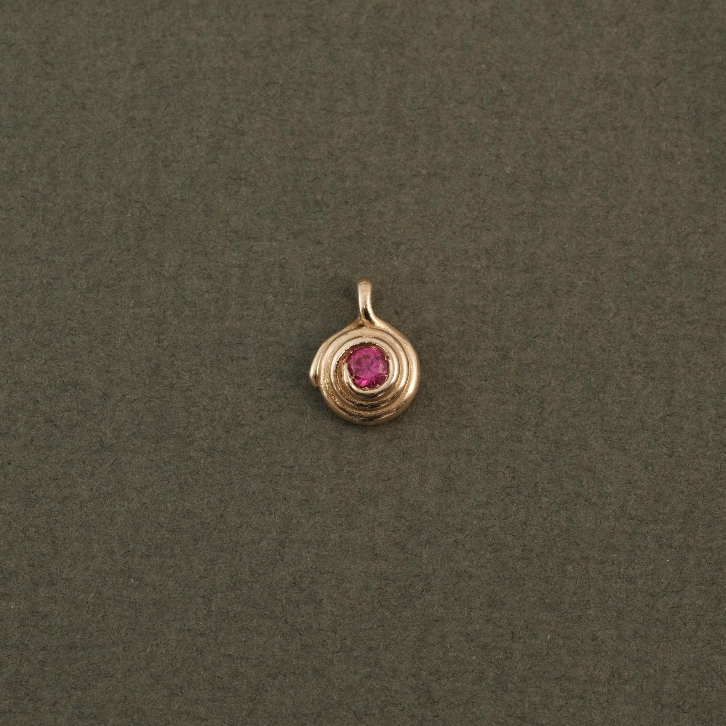 GOLD SERPENTINE PENDANT - Ruby Star