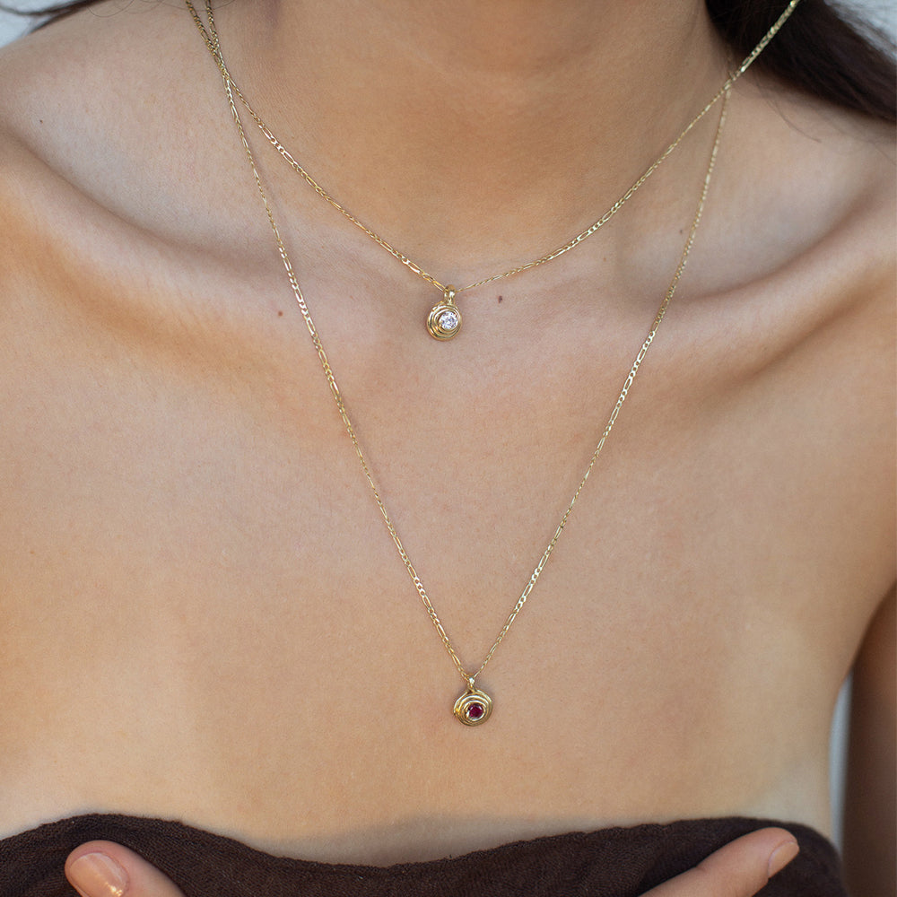 GOLD SERPENTINE NECKLACE - Ruby Star