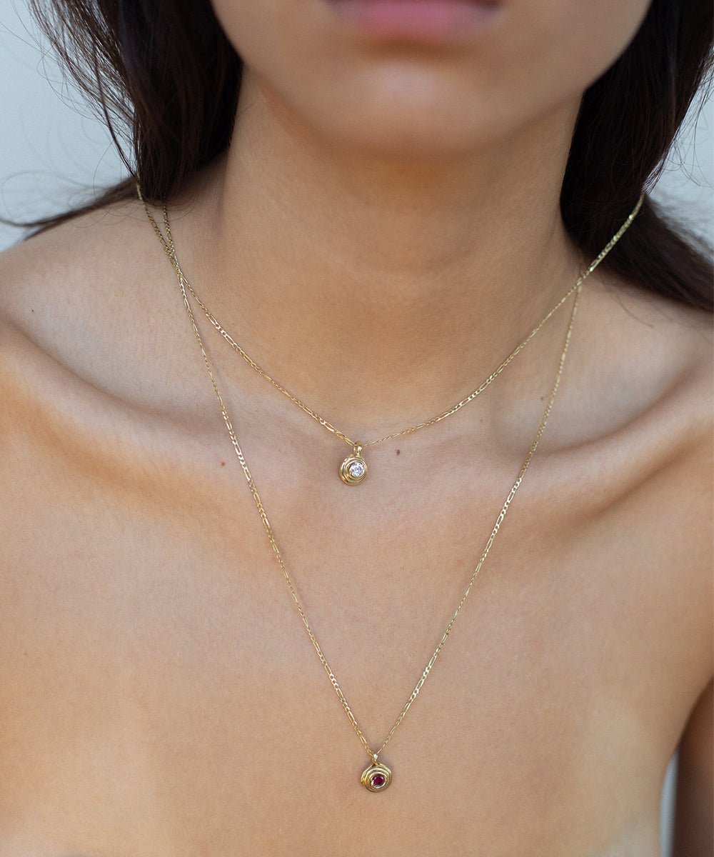 GOLD SERPENTINE NECKLACE - Ruby Star