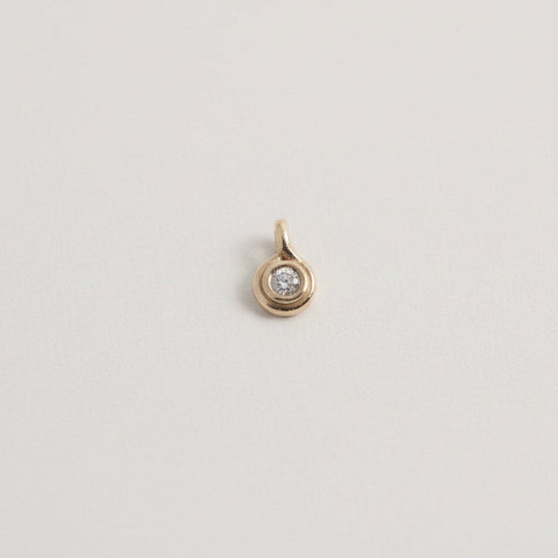 GOLD ROLL PENDANT - Ruby Star