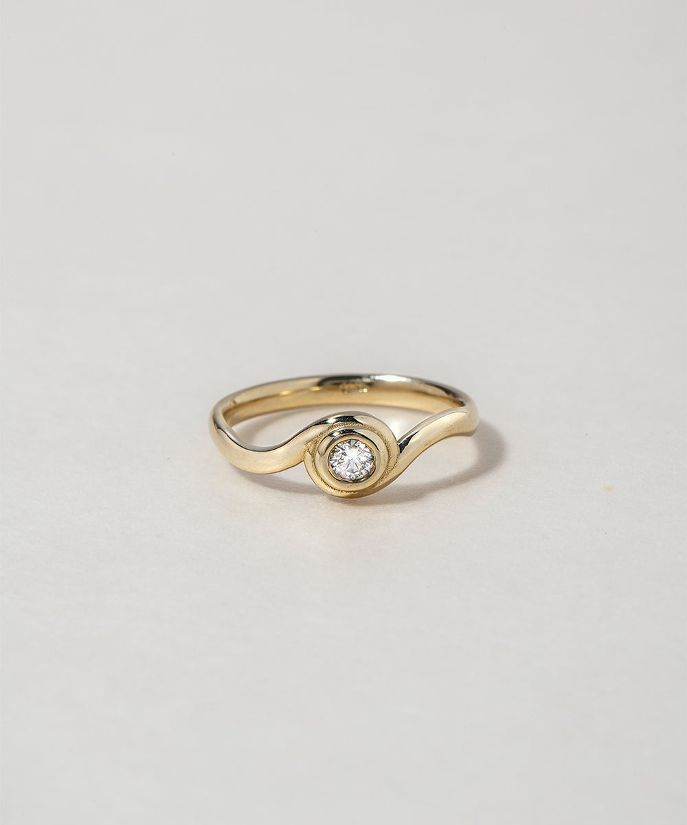 GOLD RIPPLE RING - Ruby Star