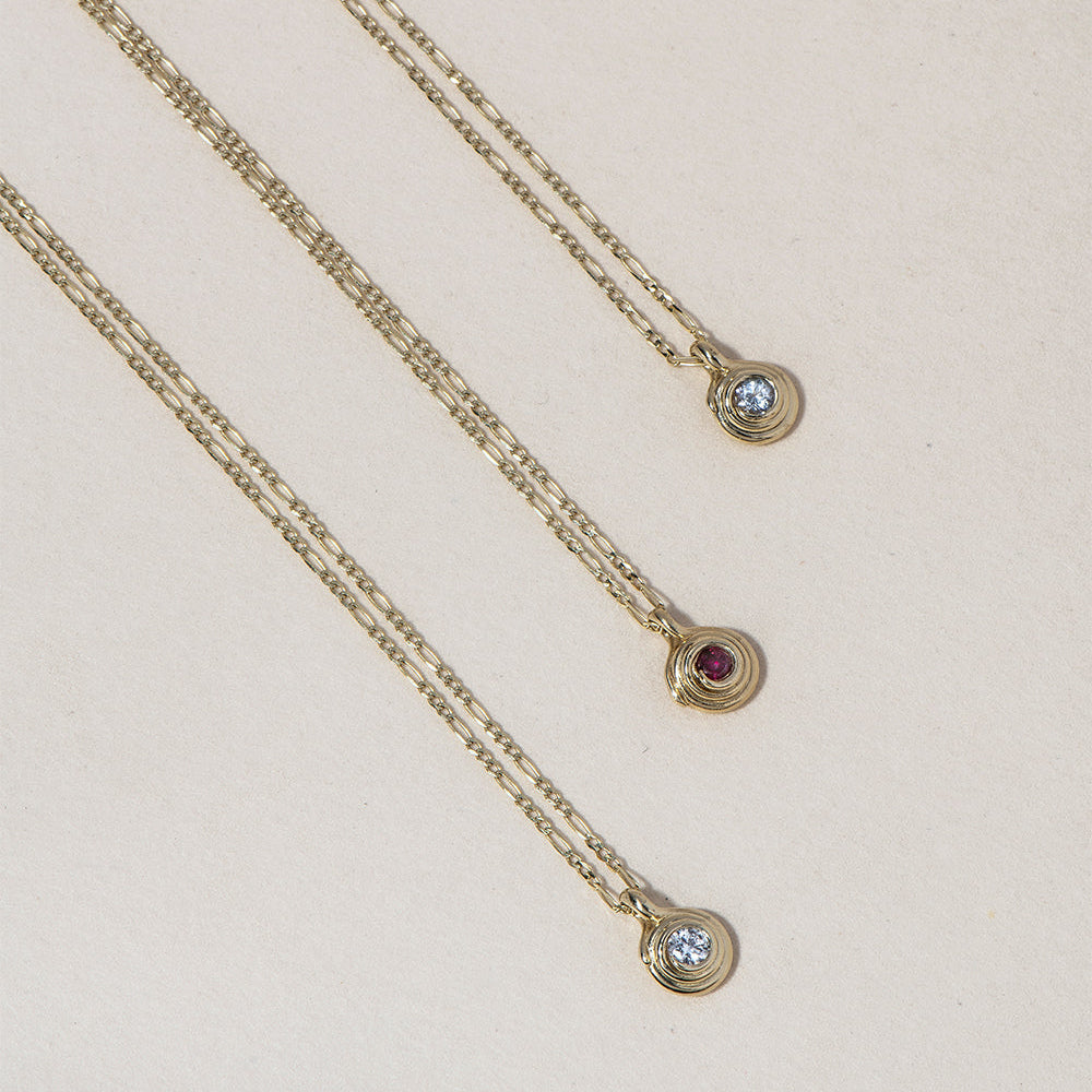 GOLD SERPENTINE NECKLACE - Ruby Star