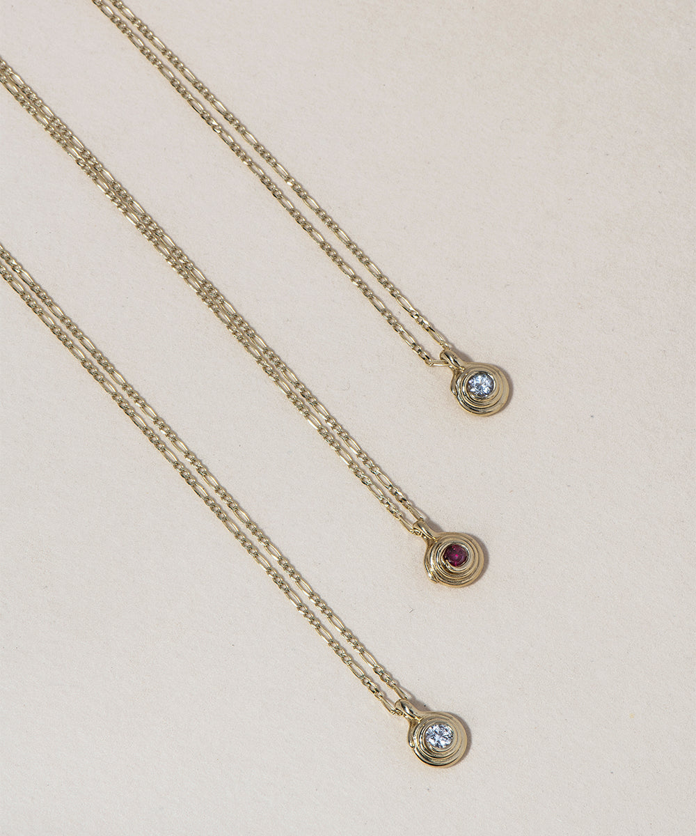 GOLD SERPENTINE NECKLACE - Ruby Star