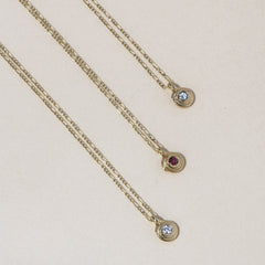 GOLD SERPENTINE NECKLACE - Ruby Star