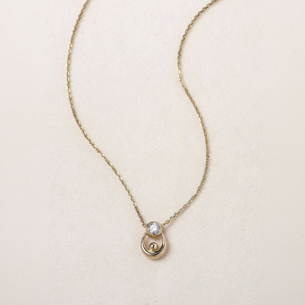 LUNA NECKLACE - Ruby Star