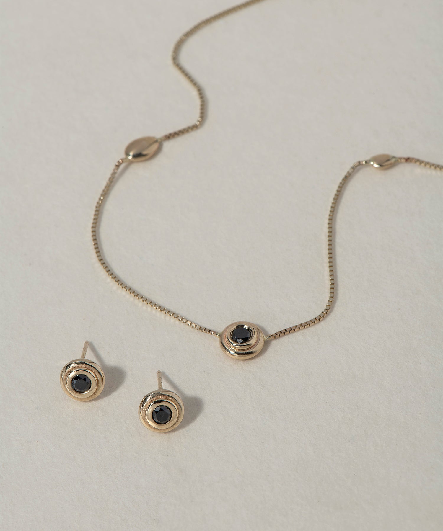 GOLD ELEMENTS NECKLACE - Ruby Star