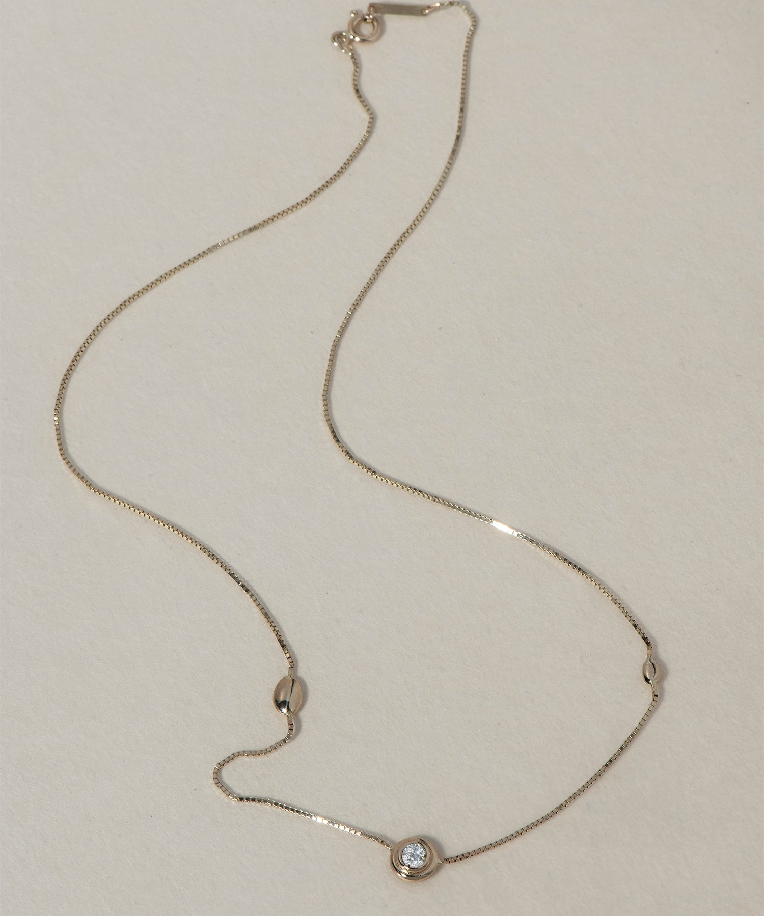 GOLD ELEMENTS NECKLACE - Ruby Star