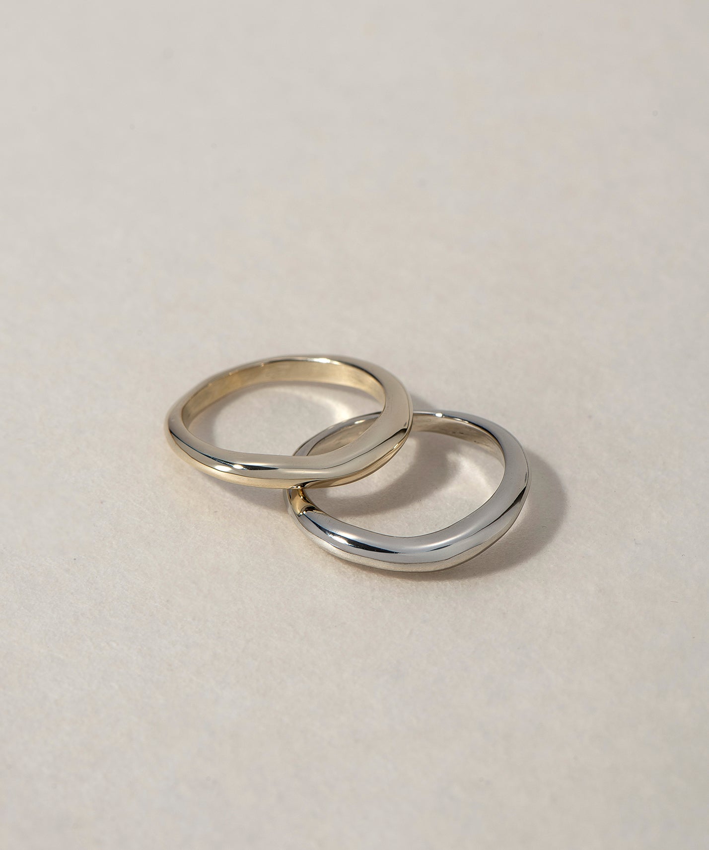 CURVE I RING - Ruby Star