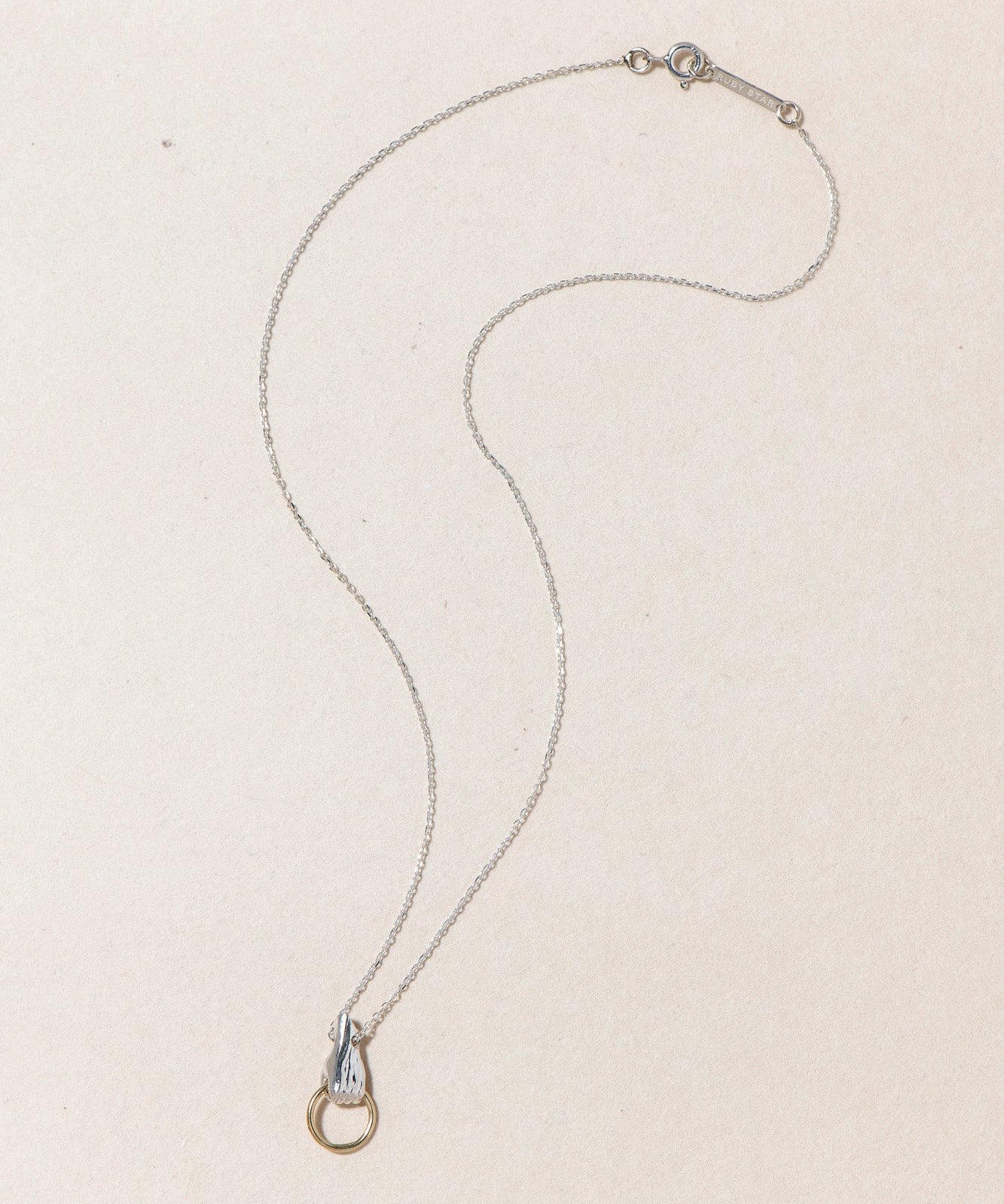 MIX METAL BABY HAND NECKLACE - Ruby Star