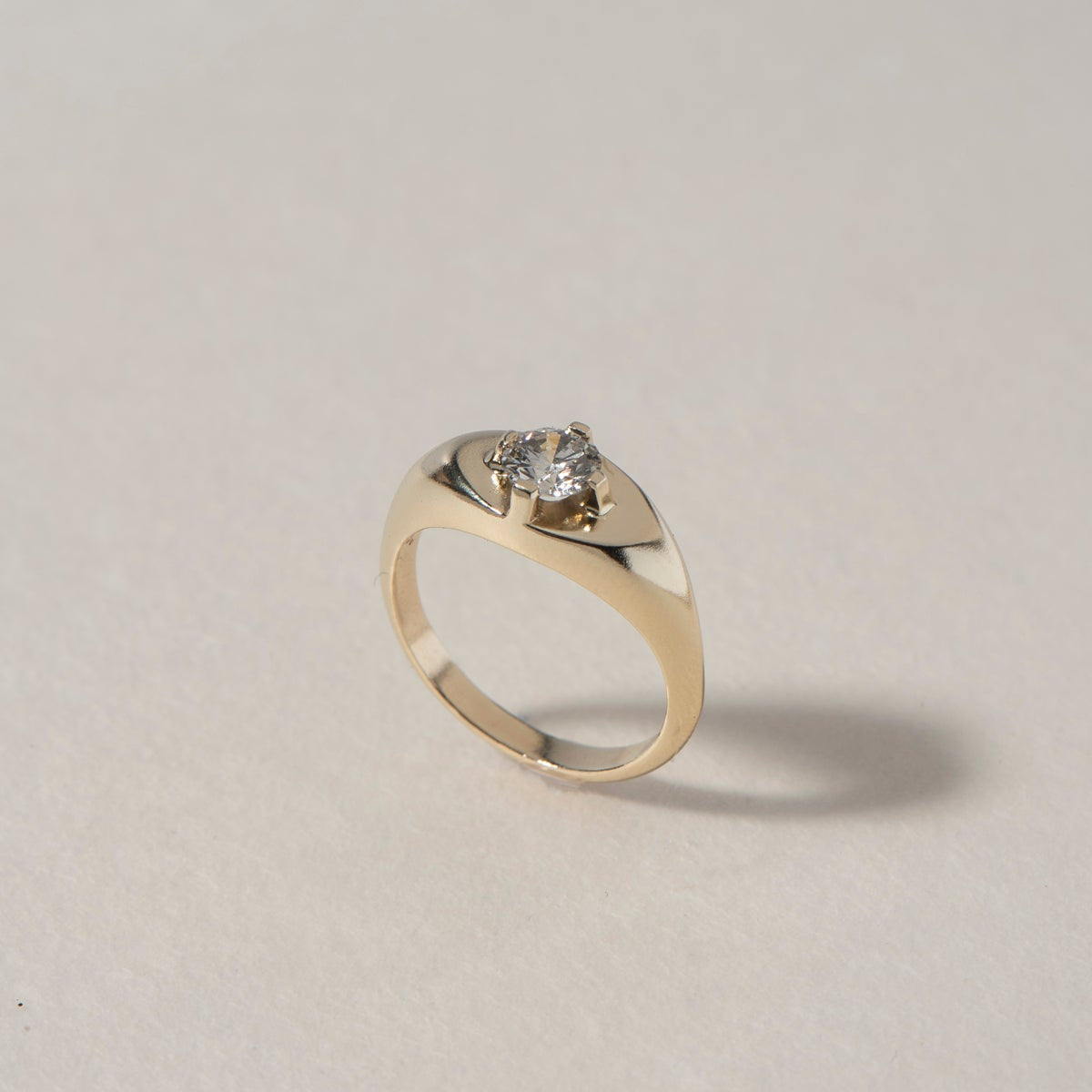 RUSH RING - Ruby Star