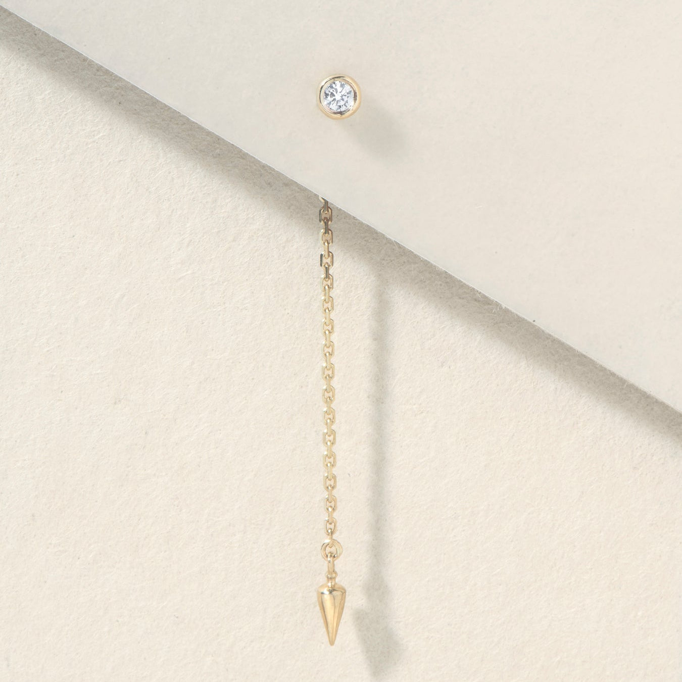 AXIS LINE EARRING - Ruby Star