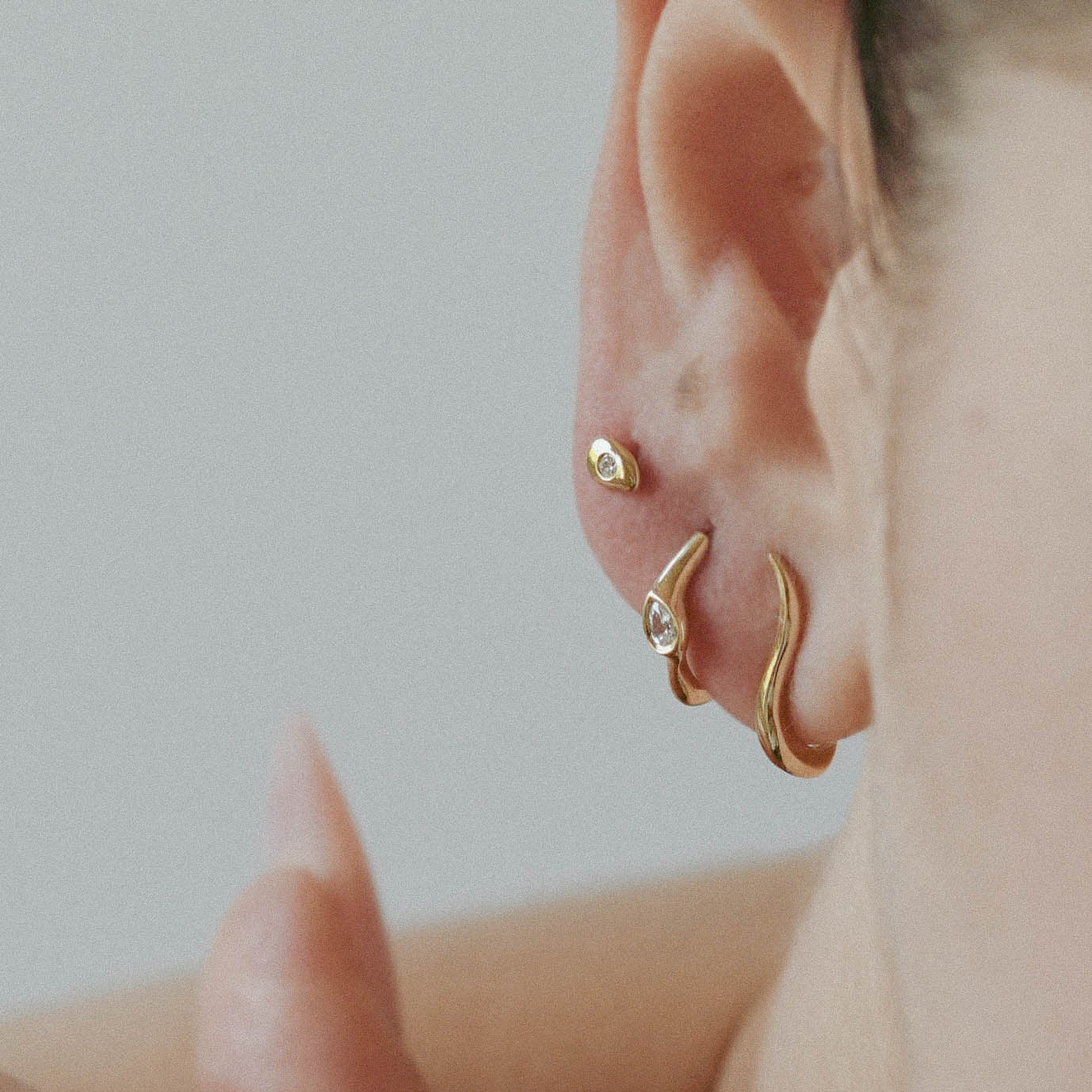 Wave Drop Hoop - Ruby Star