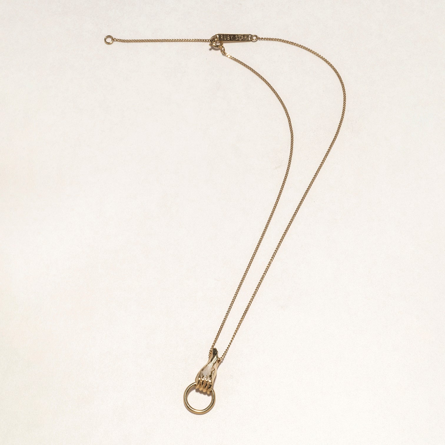 SOLID HAND NECKLACE MAN - Ruby Star