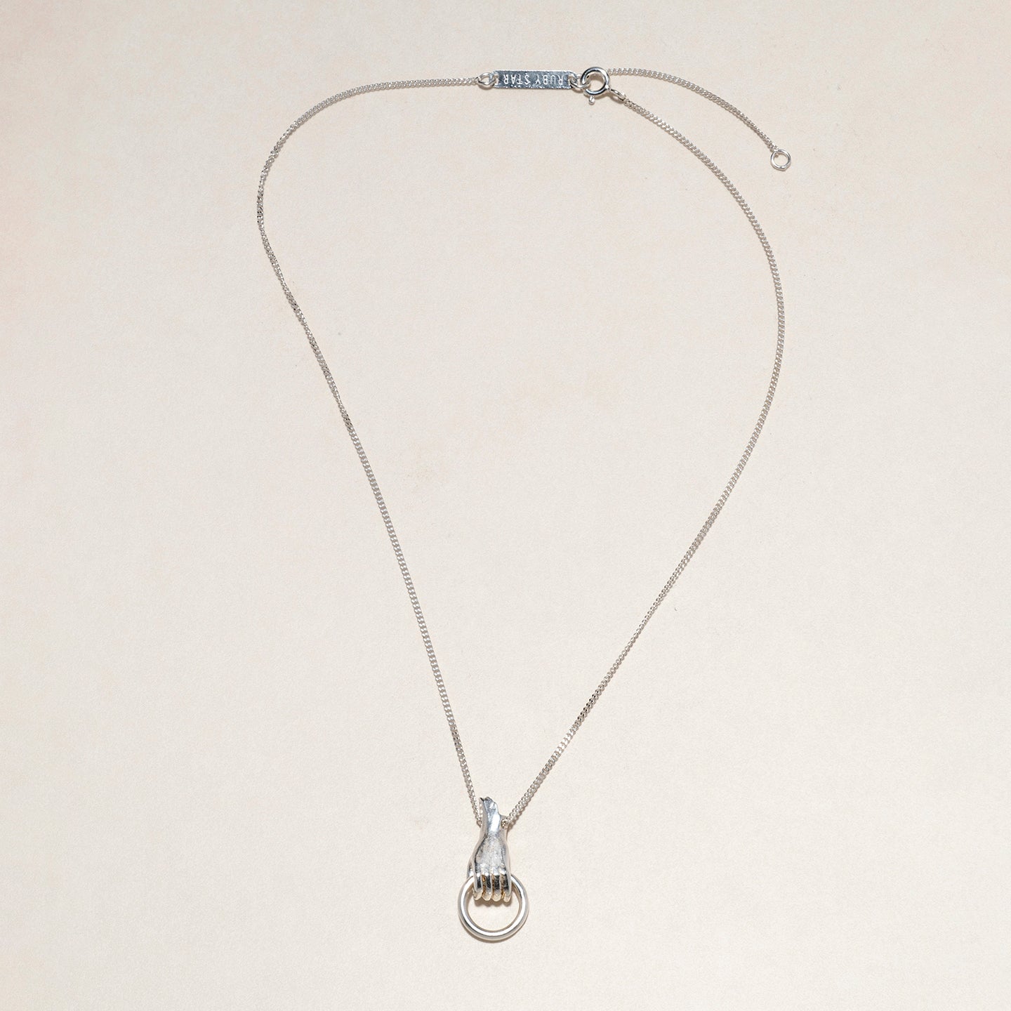 SOLID HAND NECKLACE MAN - Ruby Star
