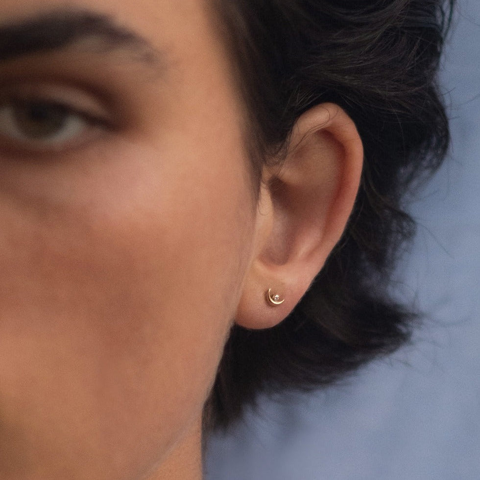 CRESCENT STUD - Ruby Star