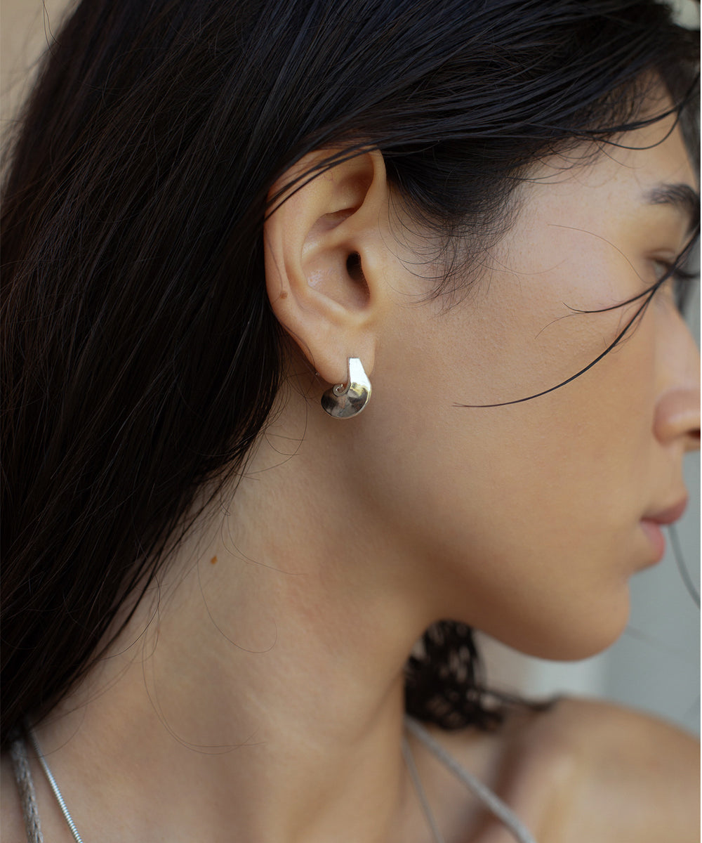 SWELL EARRING - Ruby Star