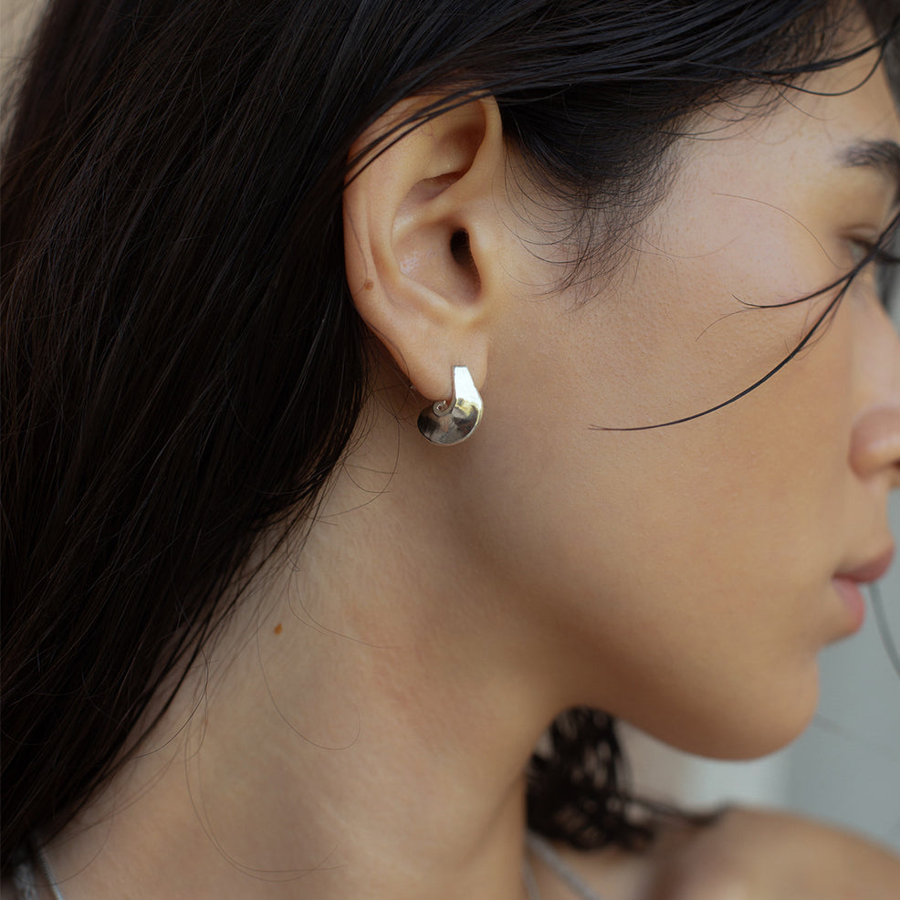 SWELL EARRING - Ruby Star