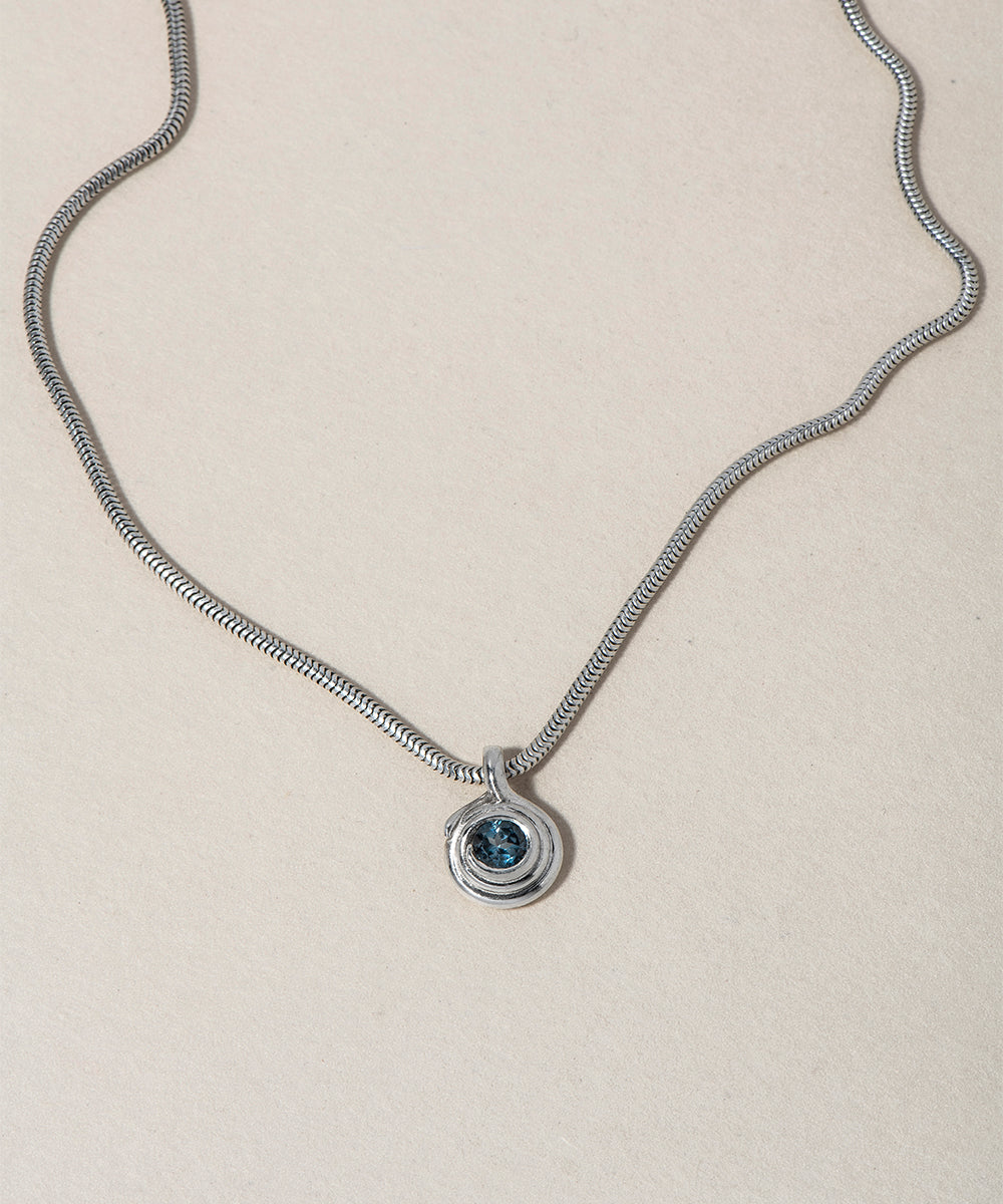 SILVER SERPENTINE NECKLACE - Ruby Star