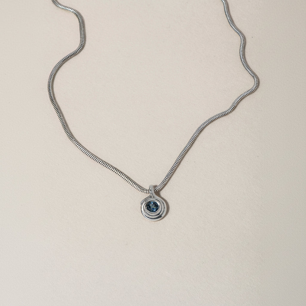 SILVER SERPENTINE NECKLACE - Ruby Star