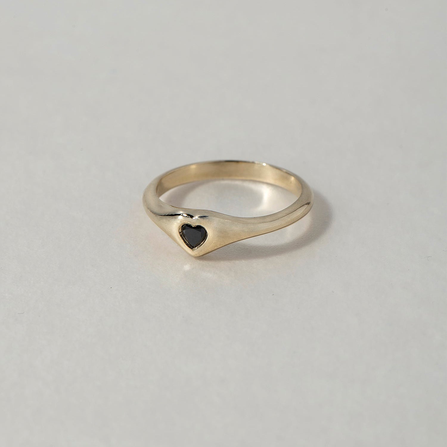 HEART RING - Ruby Star