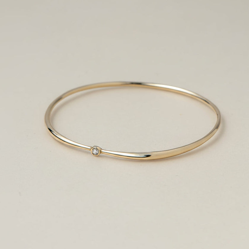 MEMENTO BANGLE - Ruby Star