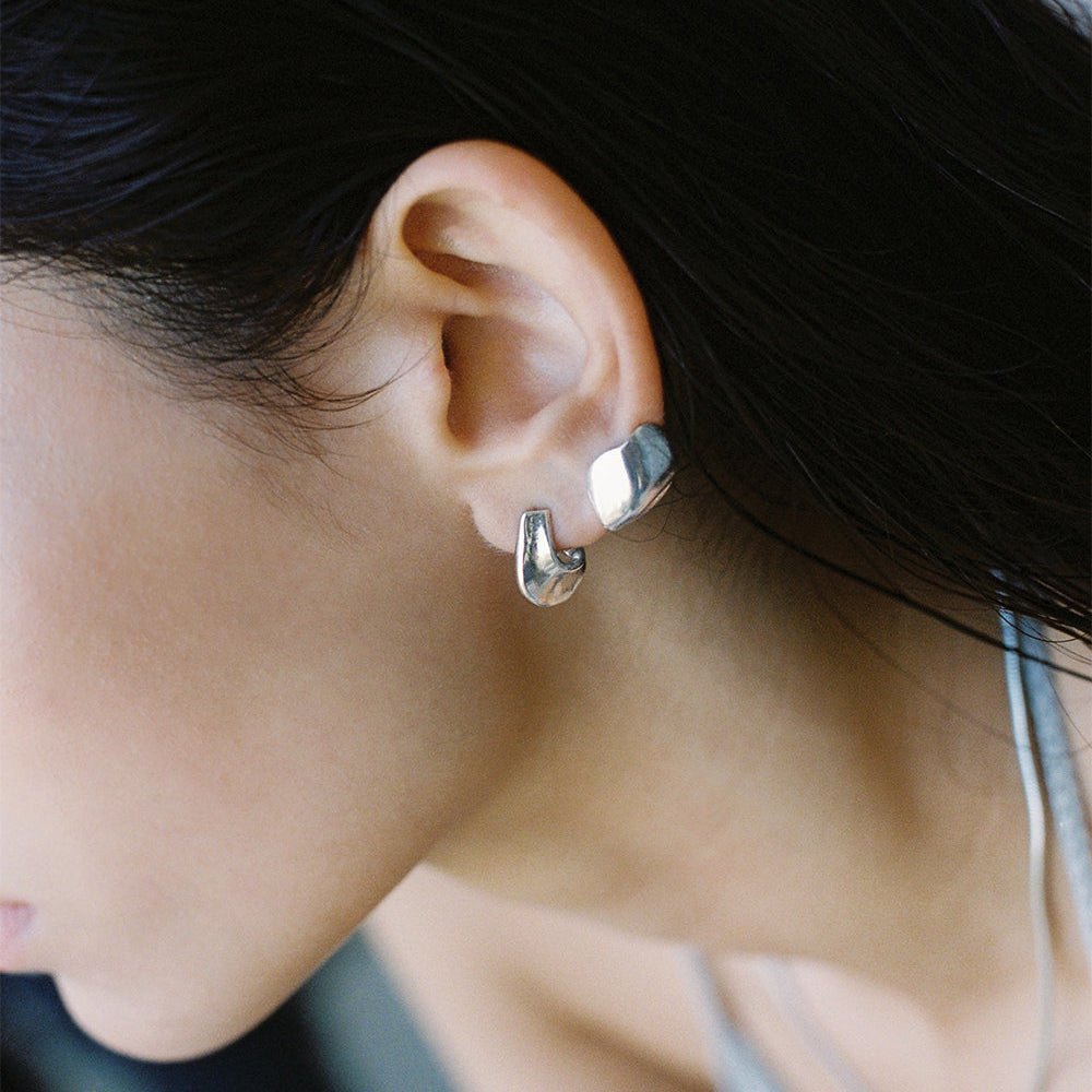 FLUID EARRING - Ruby Star