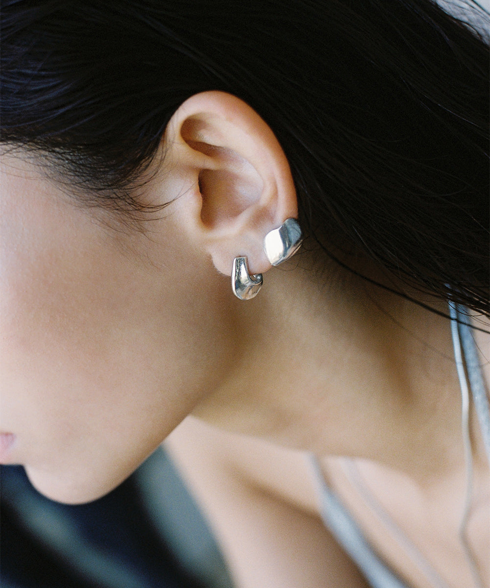 FLUID EARRING - Ruby Star