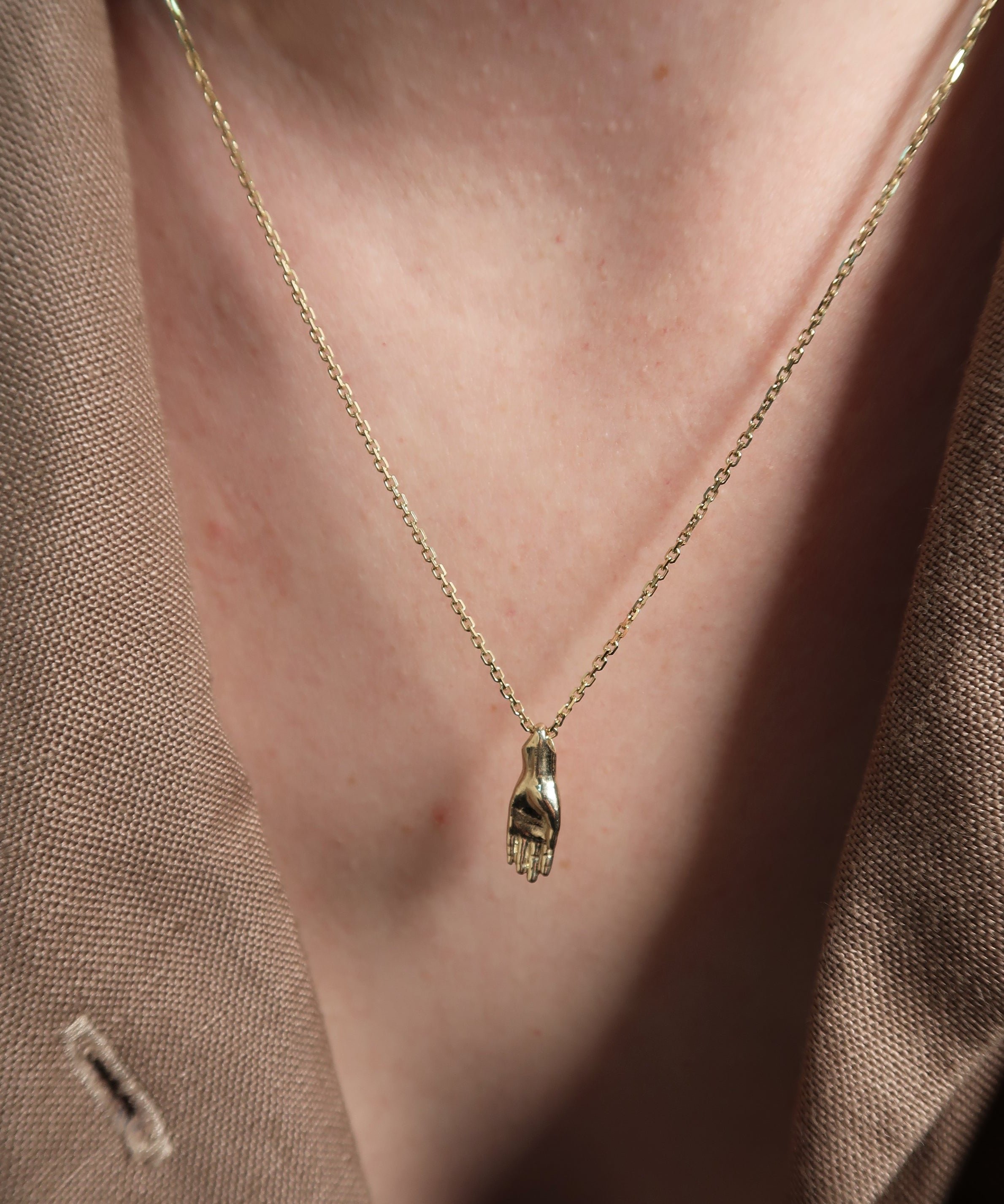 OPEN HAND NECKLACE - Ruby Star