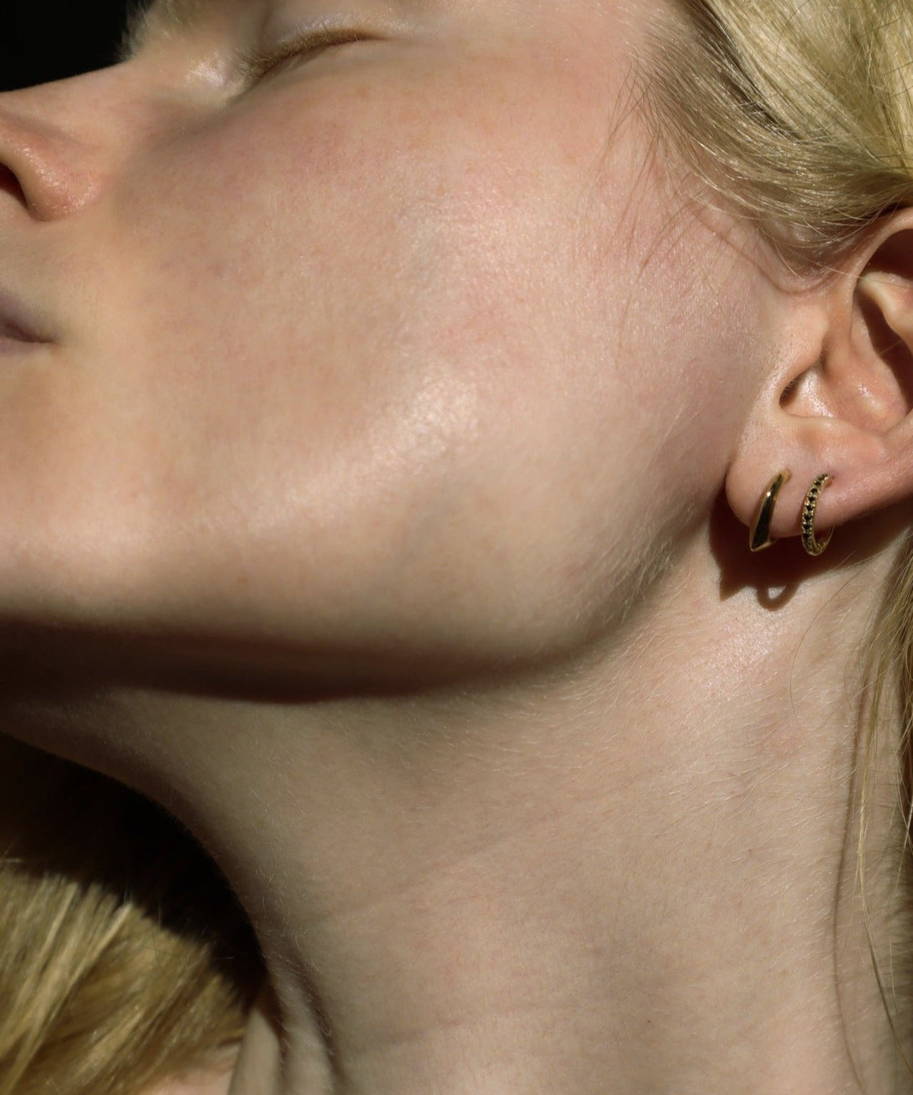 DIAMOND HUGGIE - Ruby Star