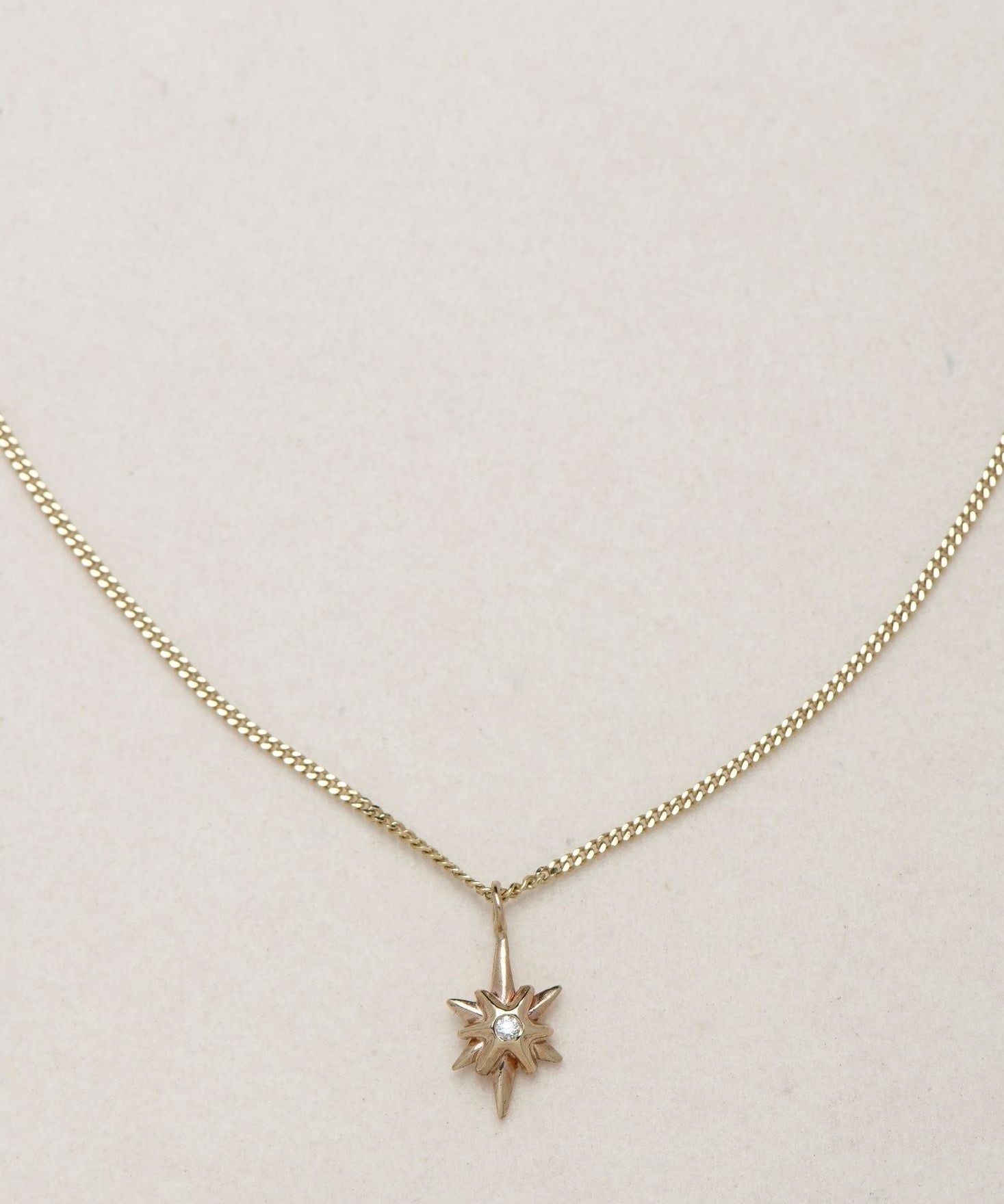 MINI STAR NECKLACE - Ruby Star