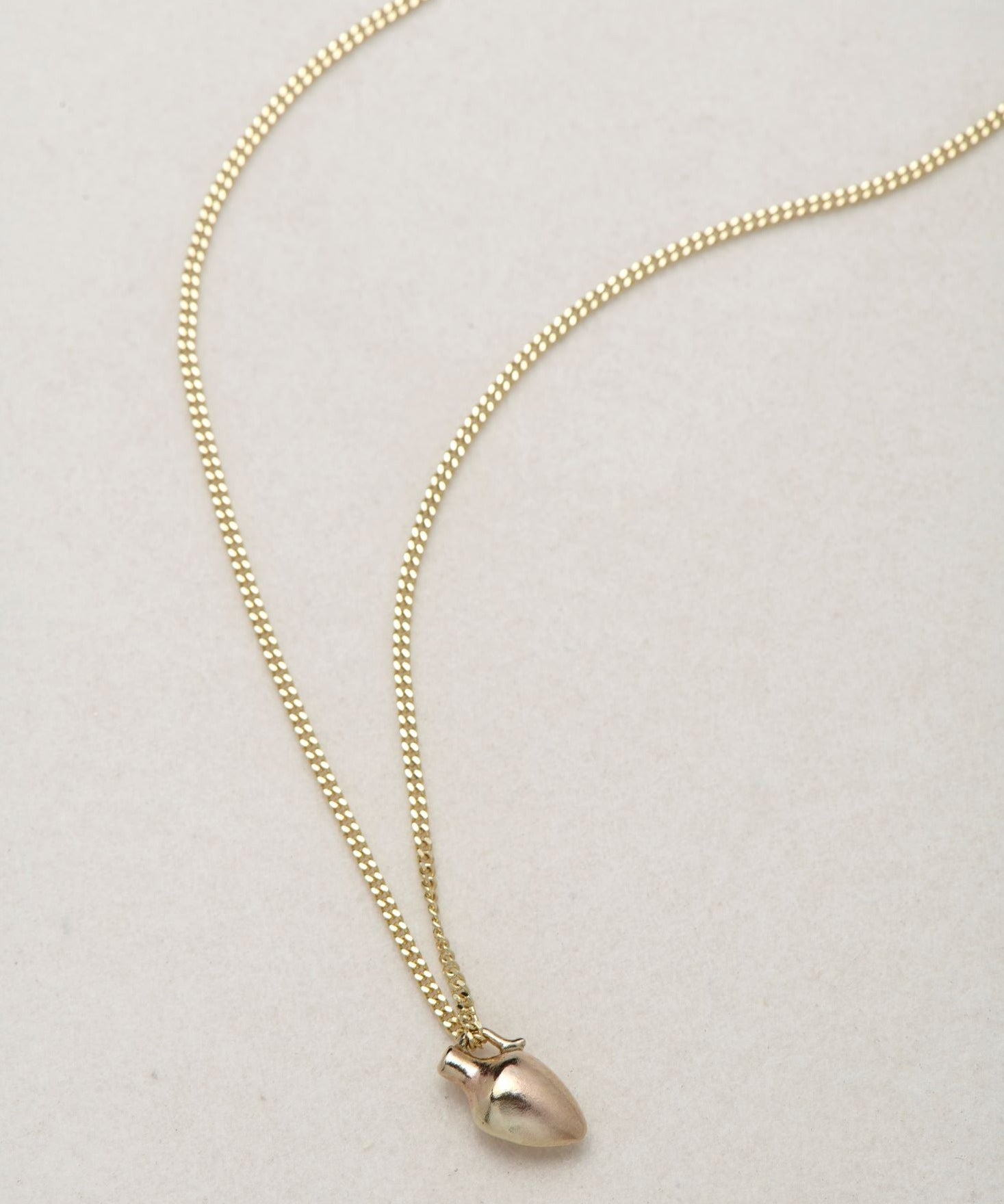 MINI VASE NECKLACE - Ruby Star