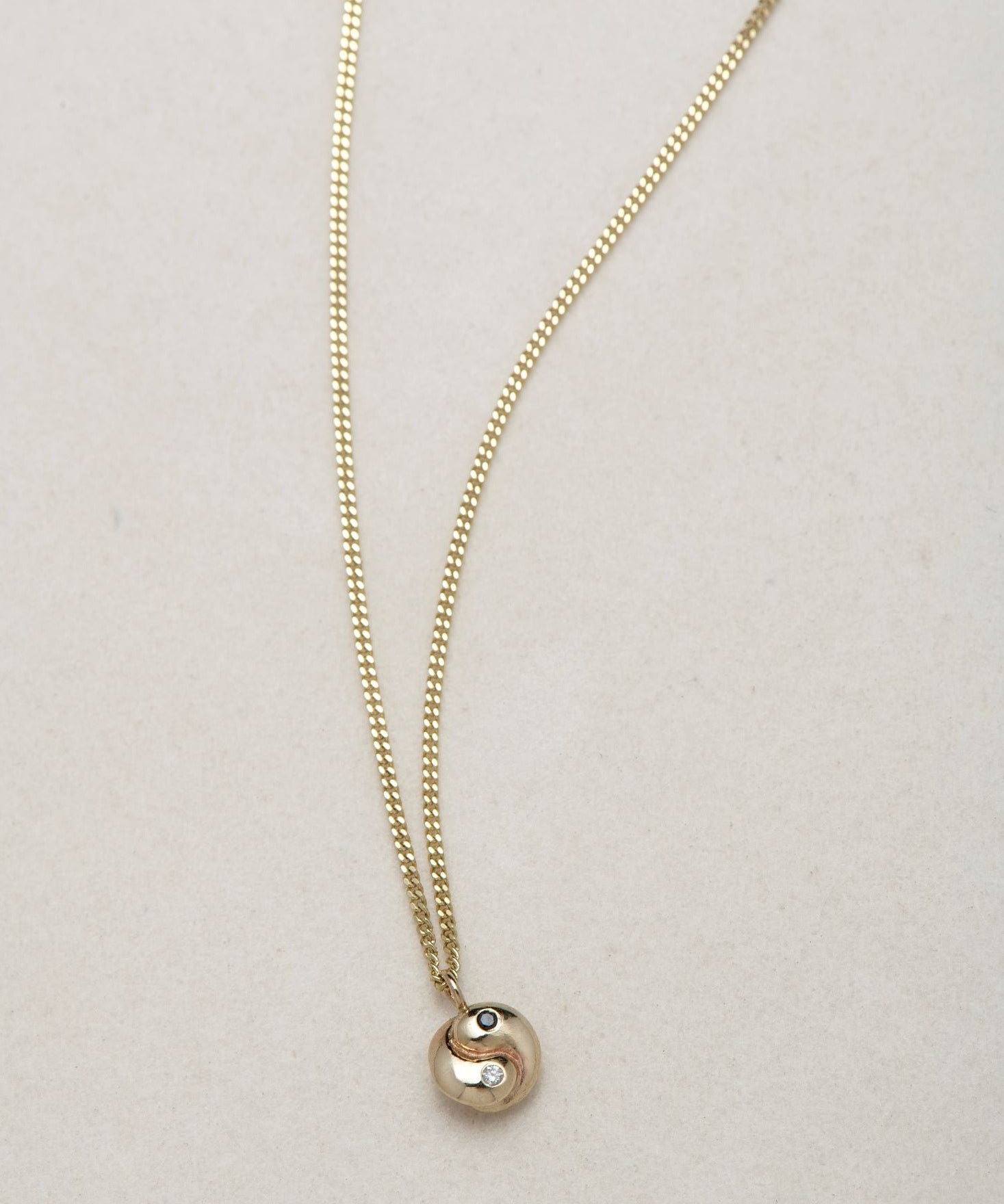 MINI YIN YANG NECKLACE - Ruby Star