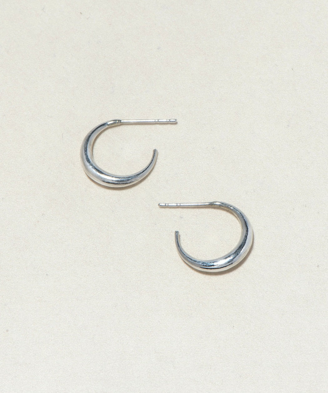 MINI LUNE EARRINGS - Ruby Star