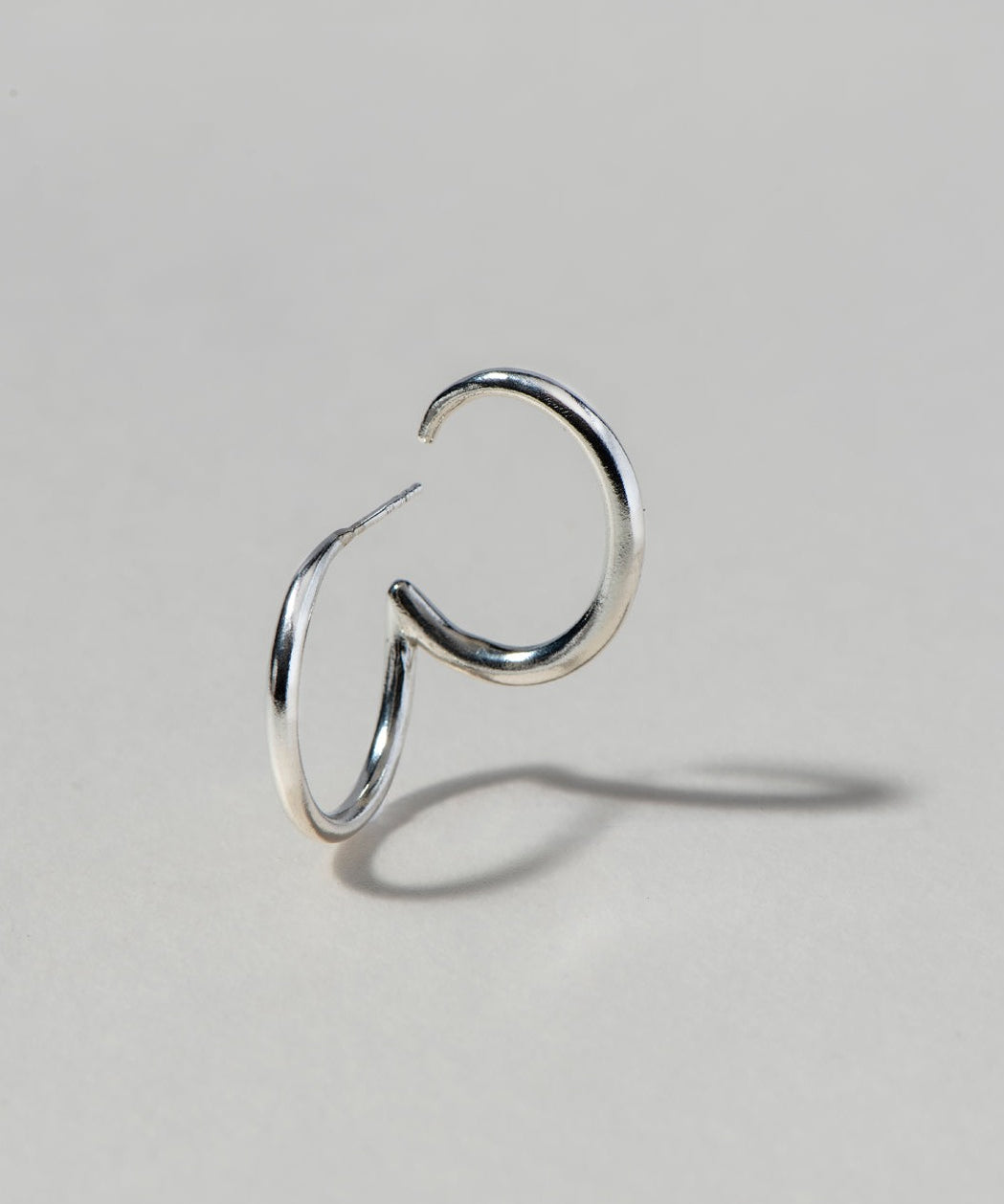 MINI CYCLE EARRING - Ruby Star