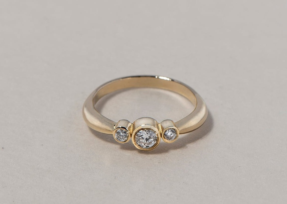 GOLD TRILOGY RING - Ruby Star