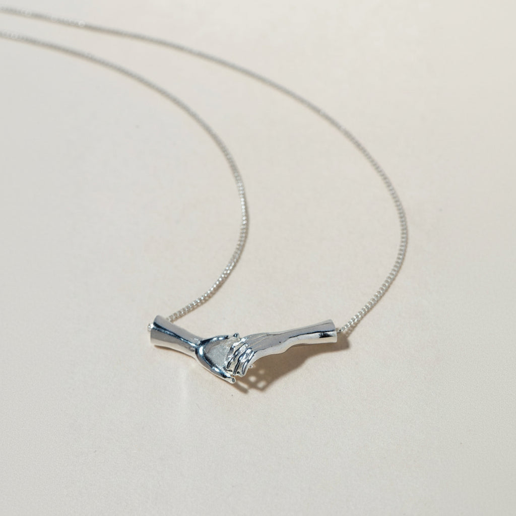 HAND IN HAND NECKLACE - Ruby Star
