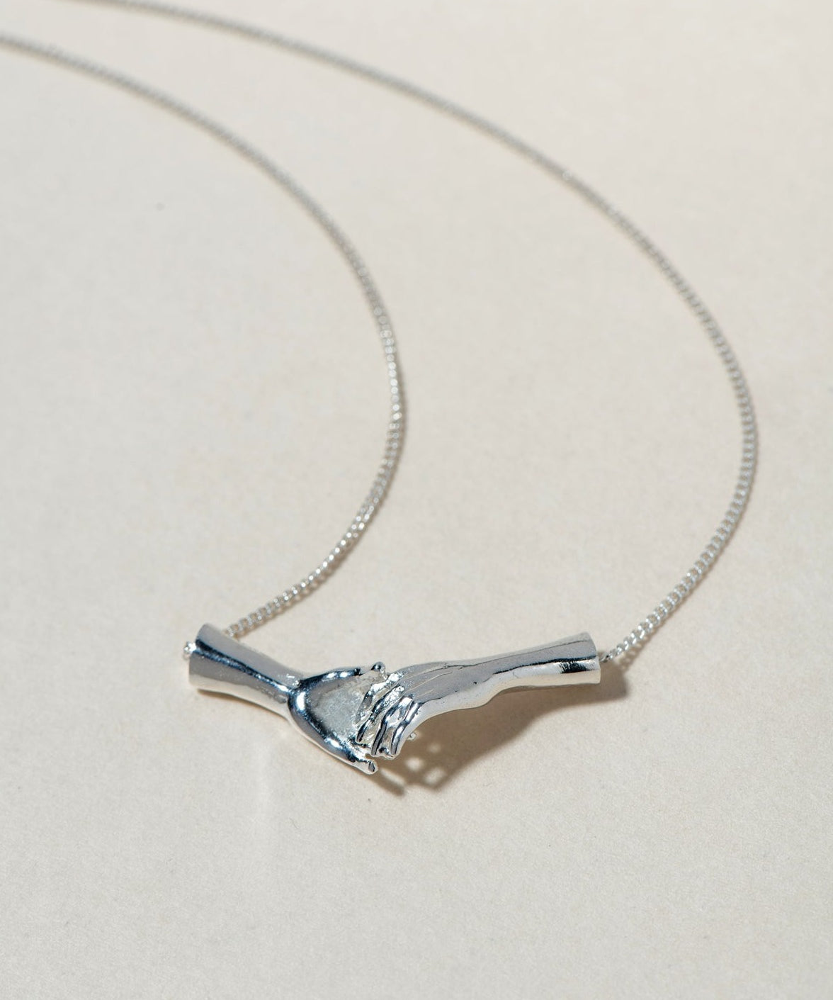 HAND IN HAND NECKLACE - Ruby Star