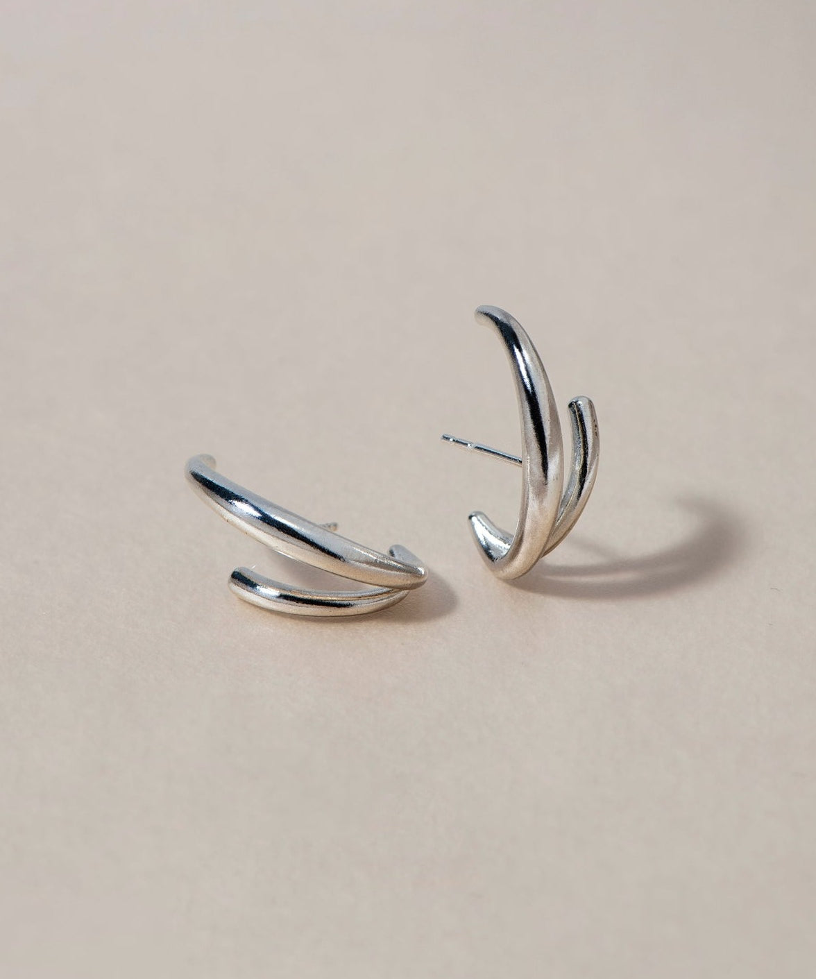 RIBS EARRING - Ruby Star